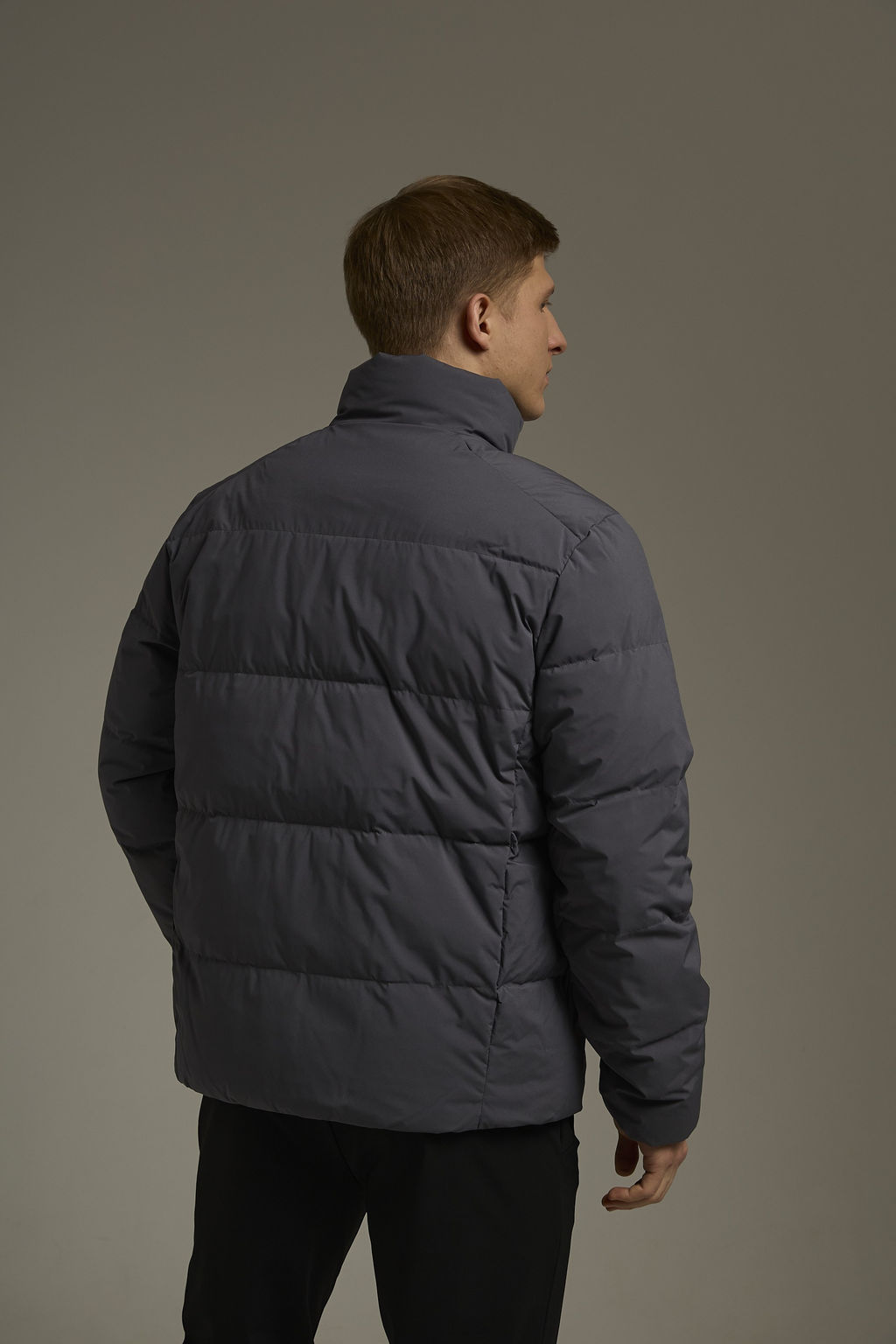 Пуховик короткий Серый Training Down Jacket