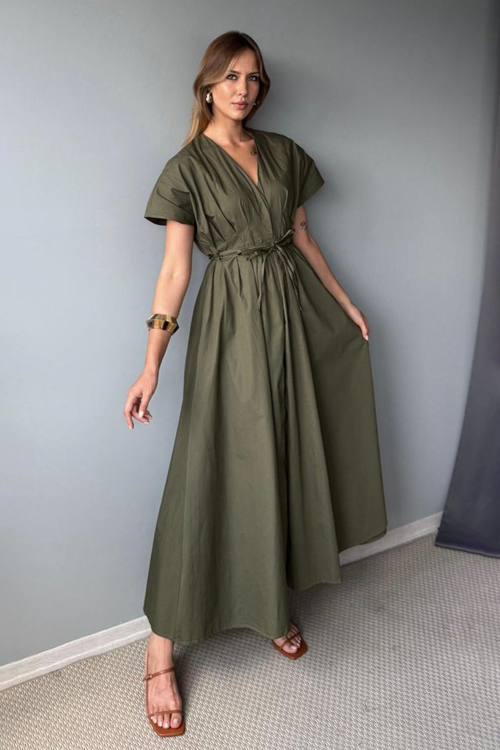 Haki Belden Baglama Detayl? Midi Poplin Dokuma Elbise TWOSS25EL00925