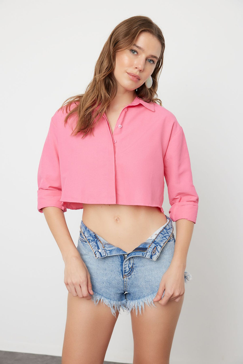 Pembe Crop Dokuma S?rt Dekolteli Keten Gorunumlu Plaj Gomlegi TBESS24GO00012