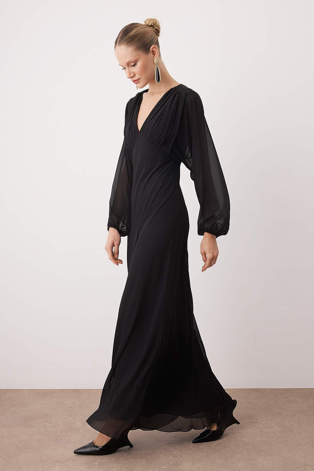 Siyah Sal Detayl? Dokuma Sifon S?k Maxi Abiye Gece Mezuniyet Elbisesi TPRAW26AE00011 - Trendyolmilla фото 6
