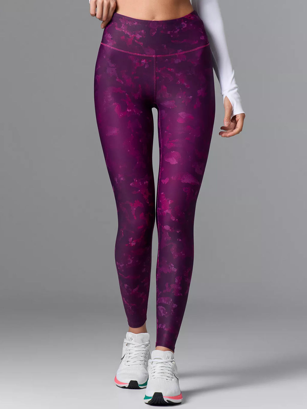 Моделирующие спортивные леггинсы