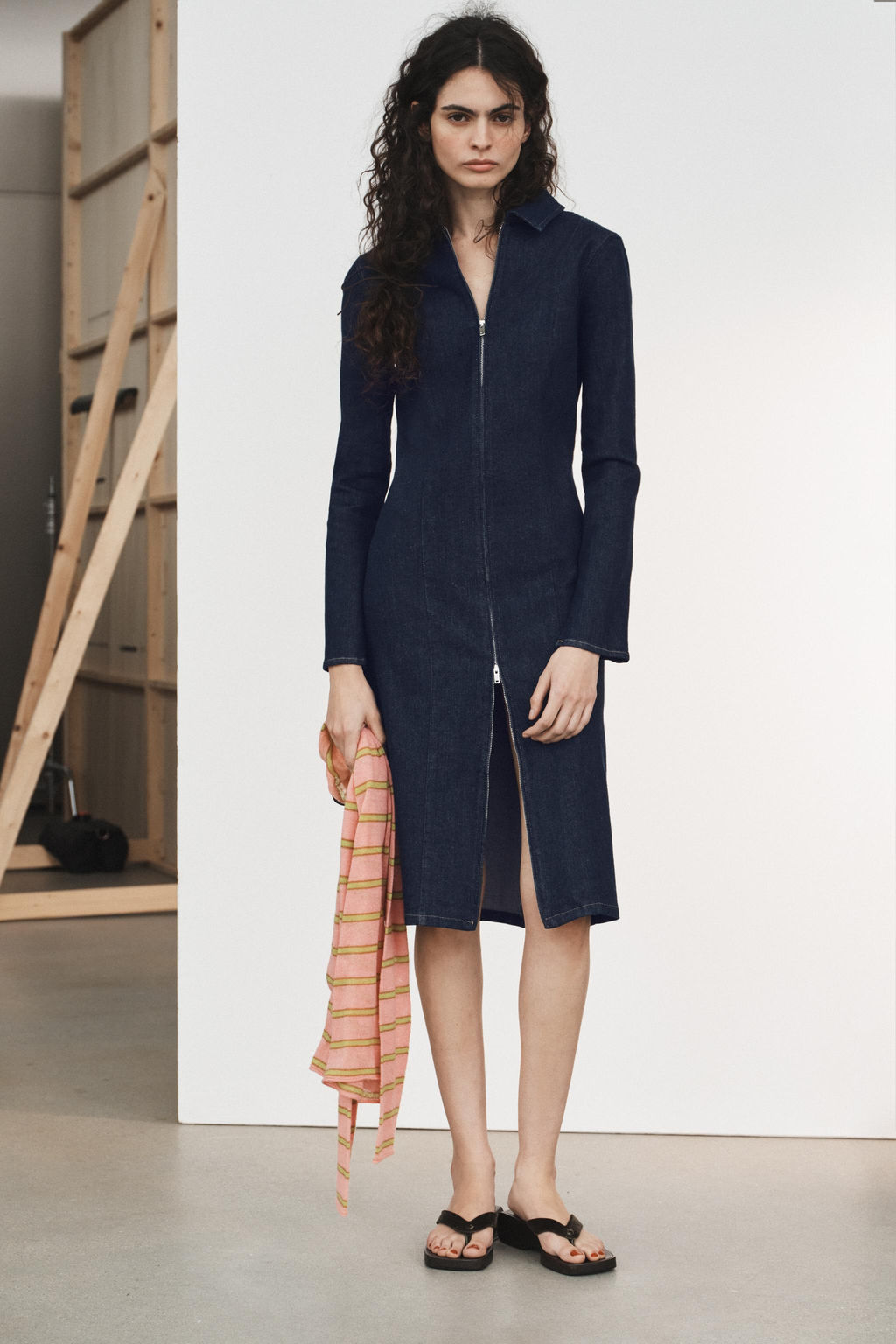 TRF DENIM DRESS - Zara фото 8