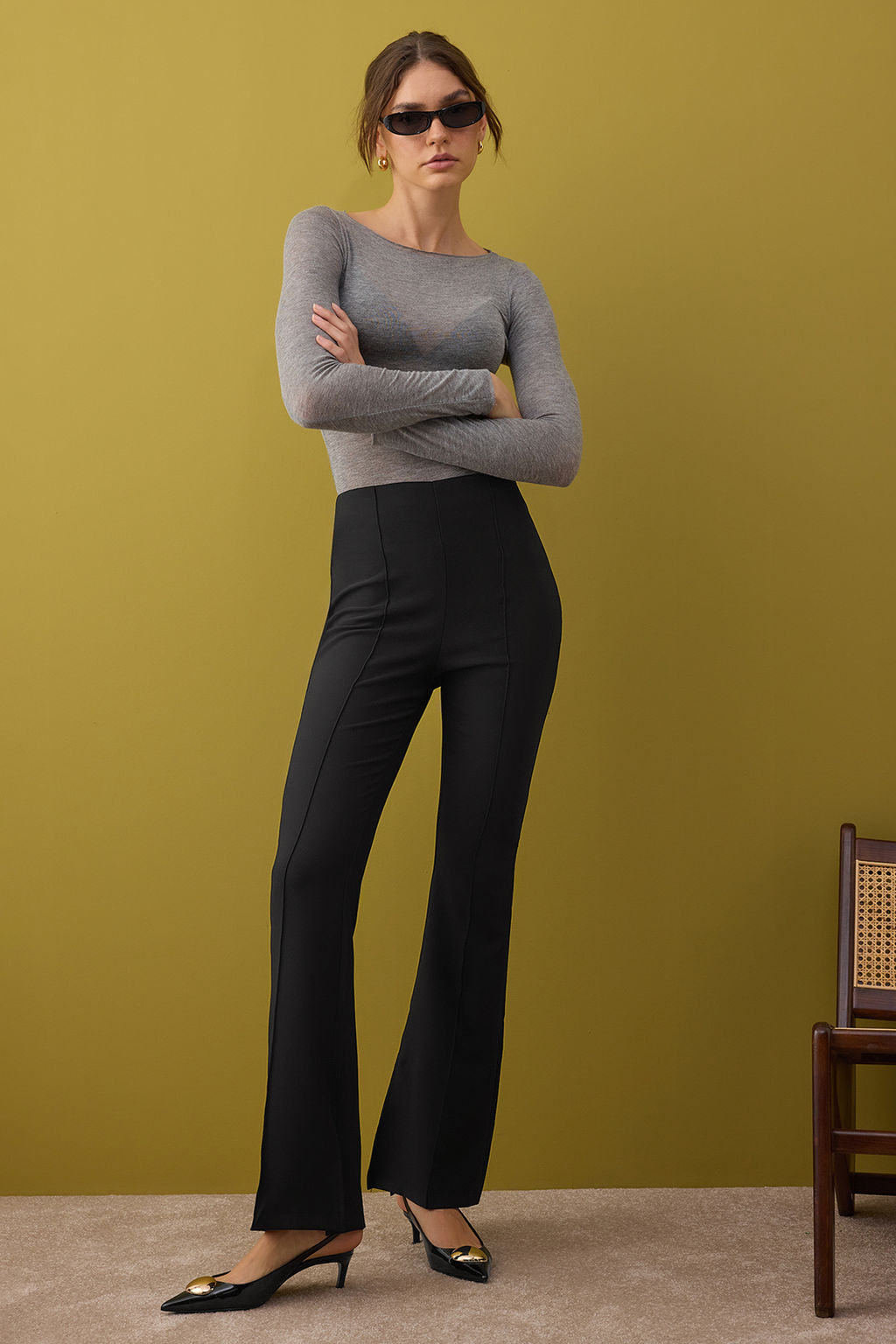 Siyah Flare Kal?p Nervurlu Bootcut Pantolon TWOAW26PL00043