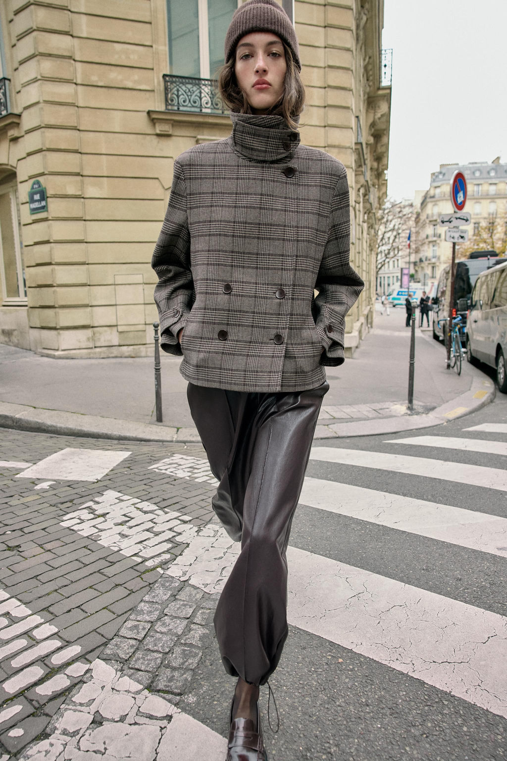 FAUX LEATHER TROUSERS - Zara фото 3