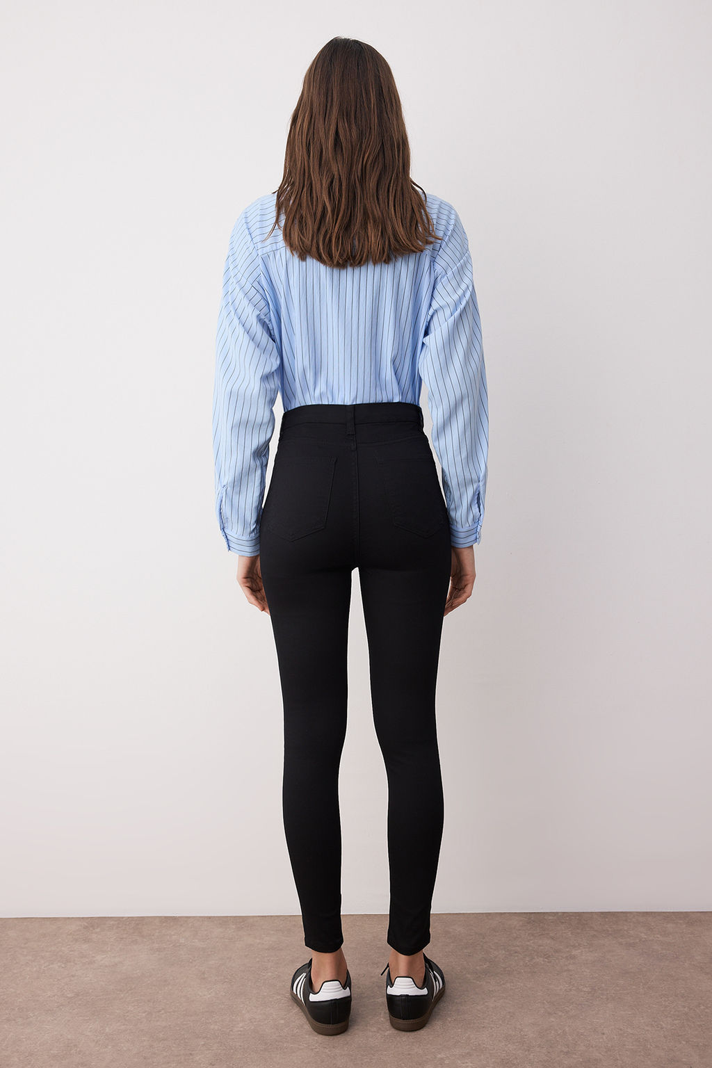 TRENDYOLMILLA Siyah Yuksek Bel Jegging Jeans TWOAW24JE00264 фото 4