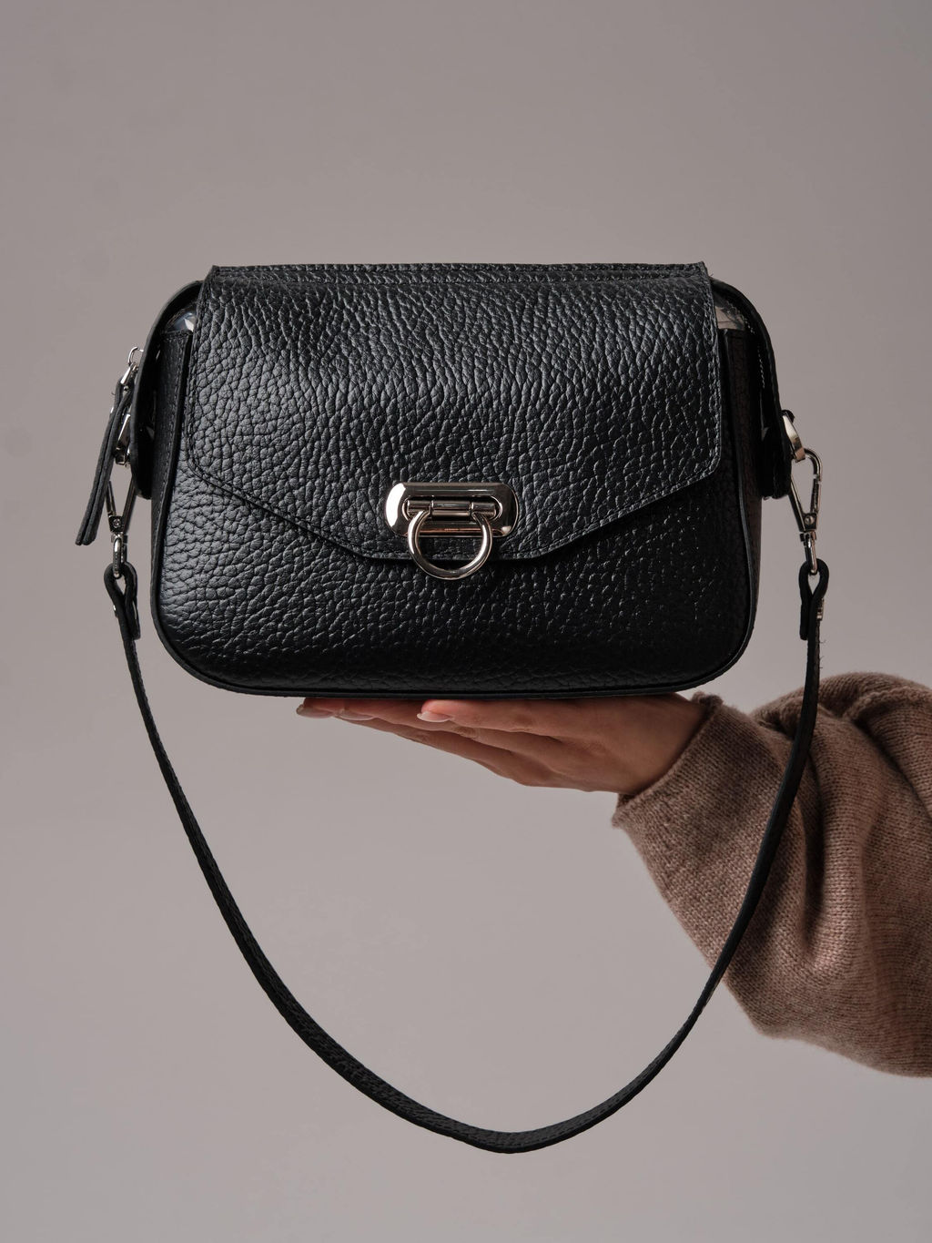 Женская сумка кросс-боди Azaro 3684 черный соло