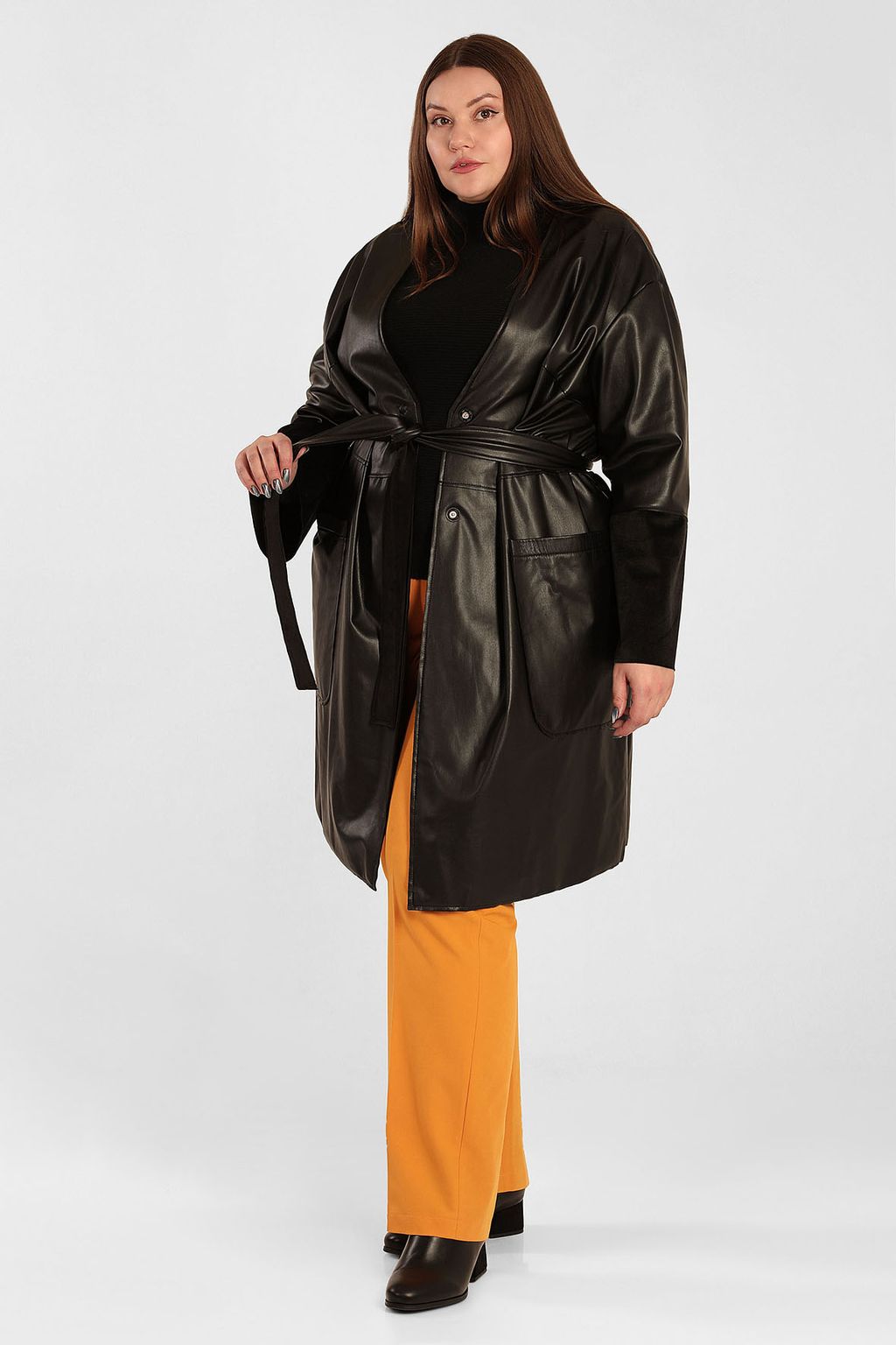 Пальто черное из экокожи белорусского производства с поясом - Almond фото 3