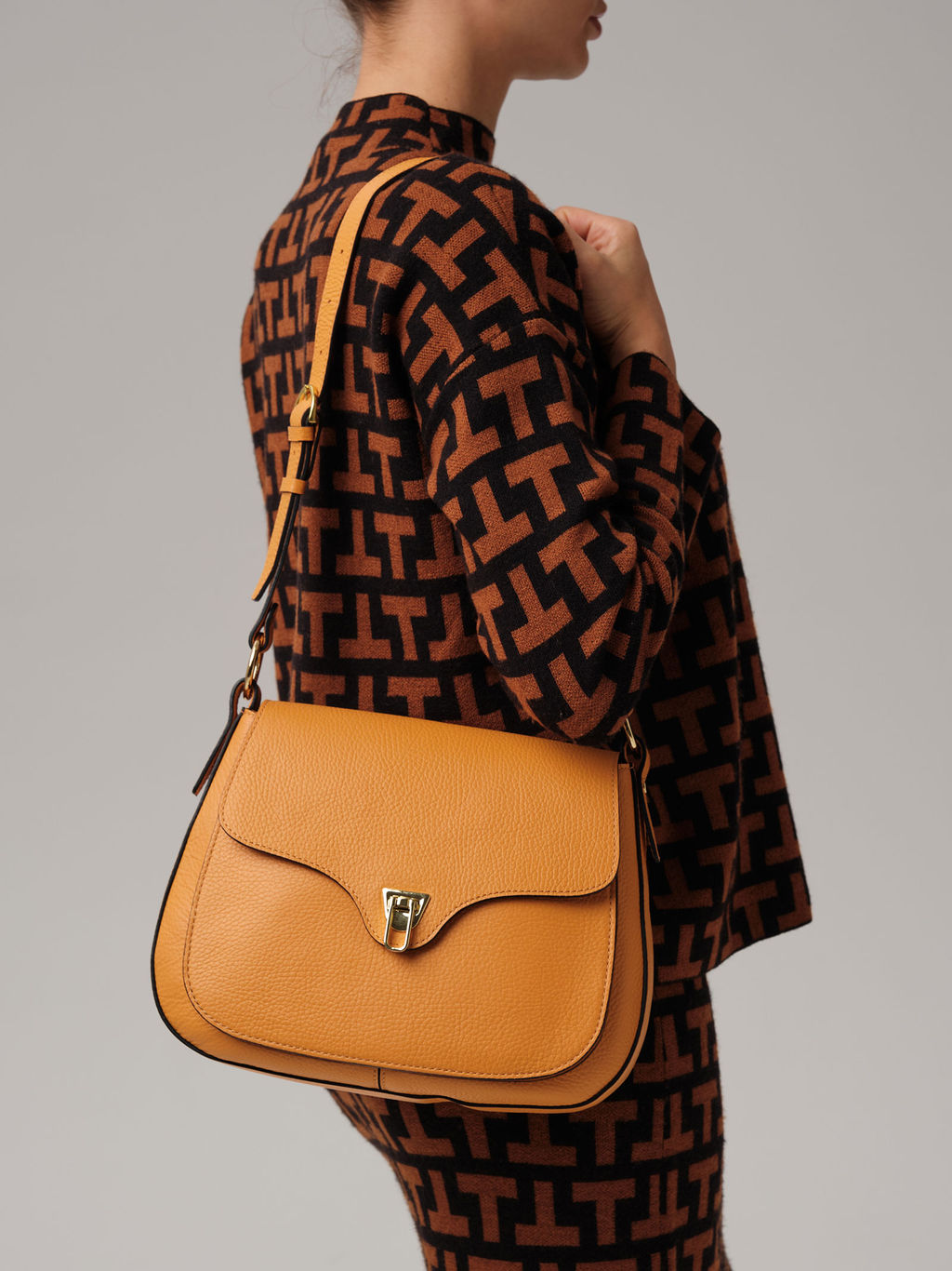 Кожаная сумка Azaro 30778 оранжевая тыква