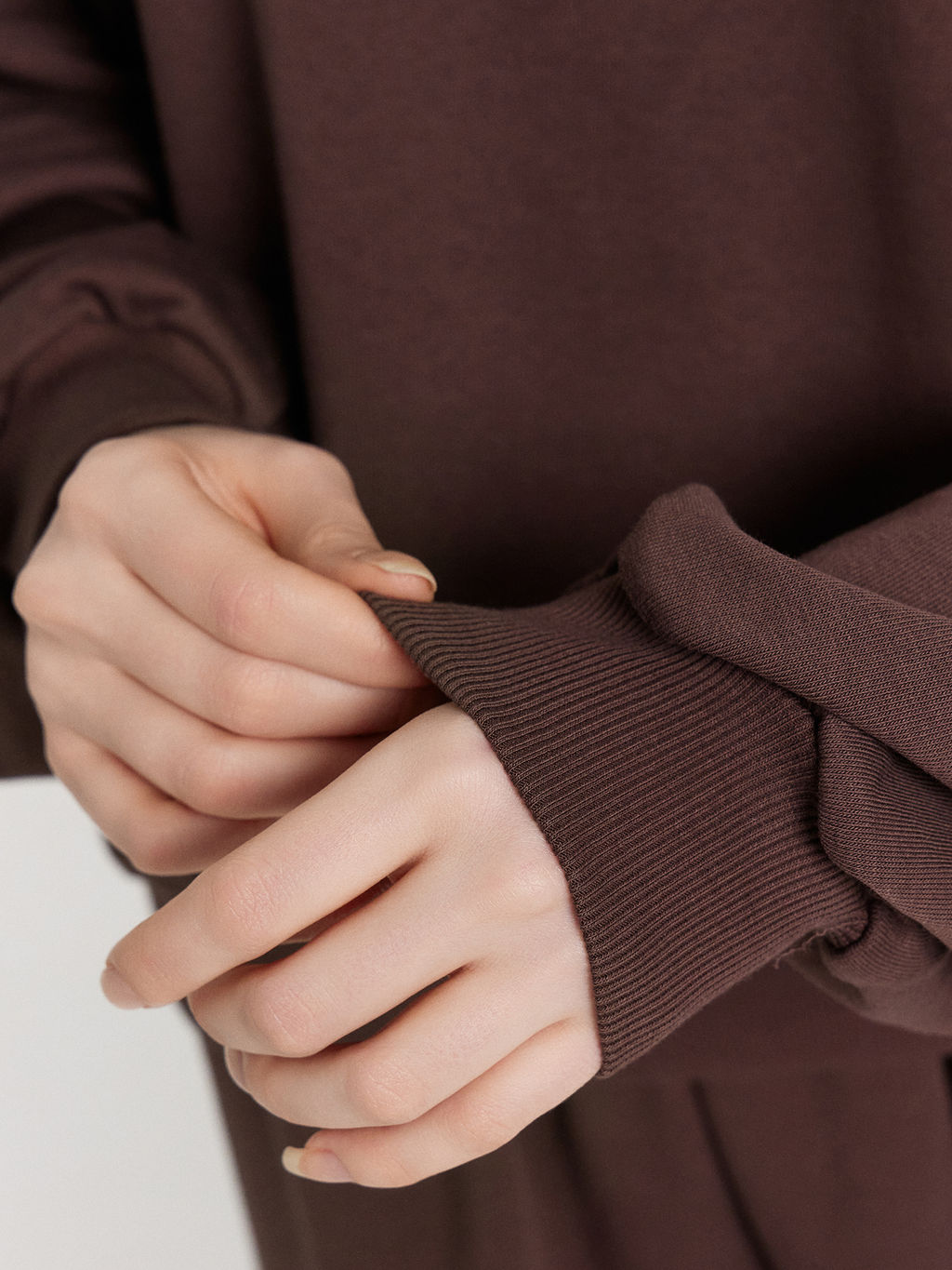 КОМПЛЕКТ ЖЕНСКИЙ (ДЖЕМПЕР, ШОРТЫ)