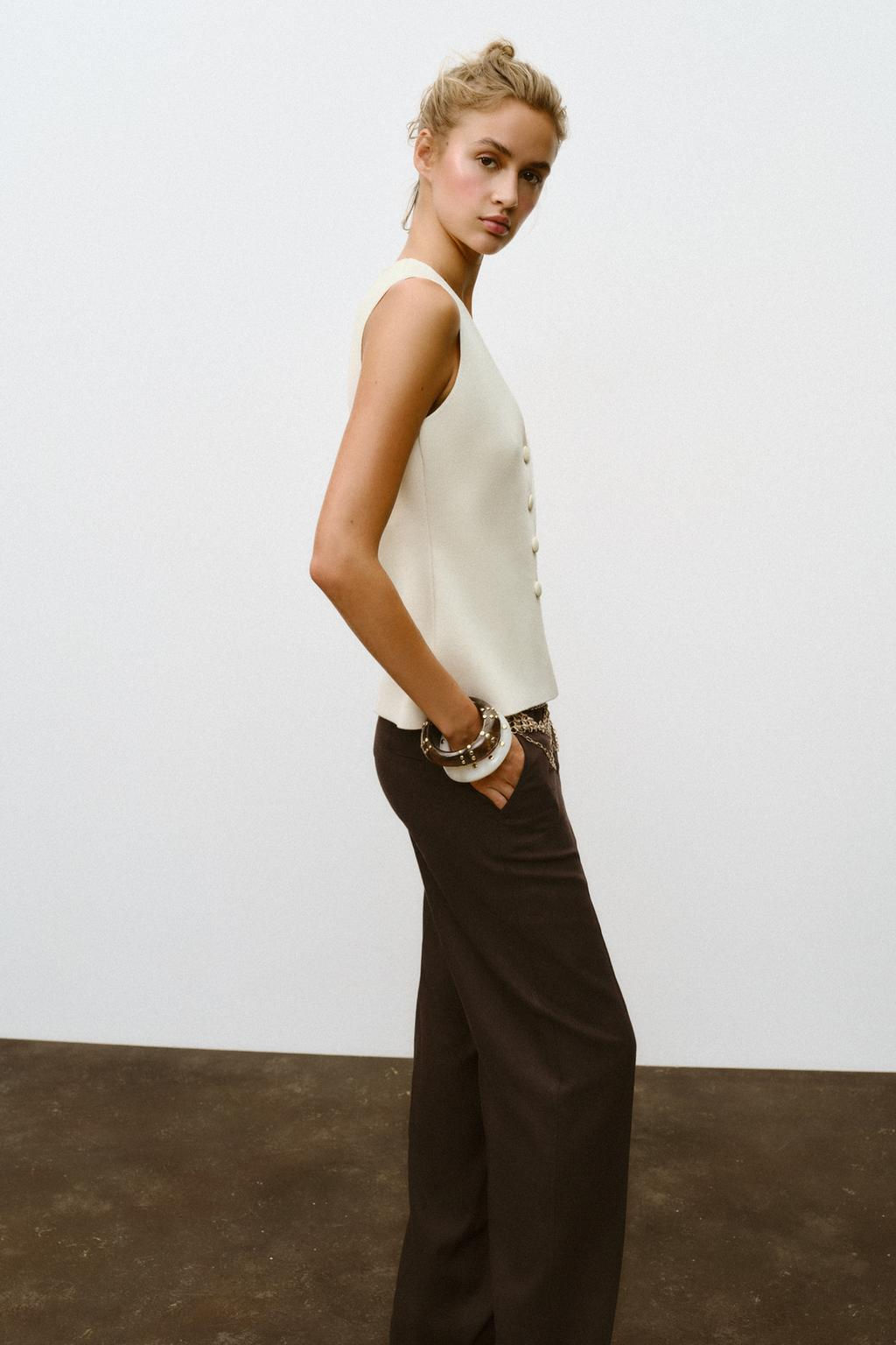 BUTTONED KNIT WAISTCOAT WITH COVERED BUTTONS - Zara фото 4