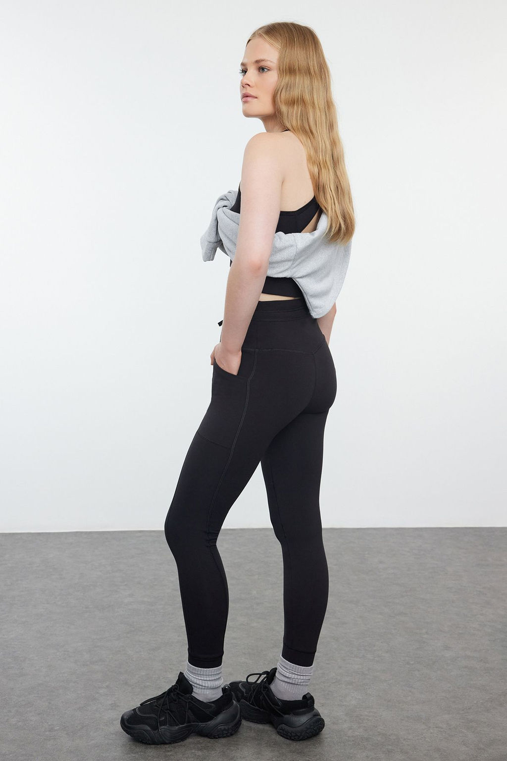 TRENDYOLMILLA Kahverengi F?rcal? Soft Kumas Cep ve Baglama Detayl? Tam Boy Orme Spor Tayt THMAW25TY00014  фото 2