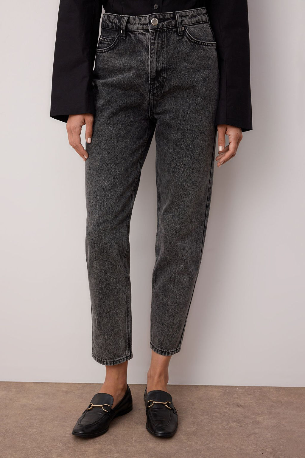 Siyah Yuksek Bel Mom Jeans TWOSS23JE00067 - Trendyolmilla фото 3