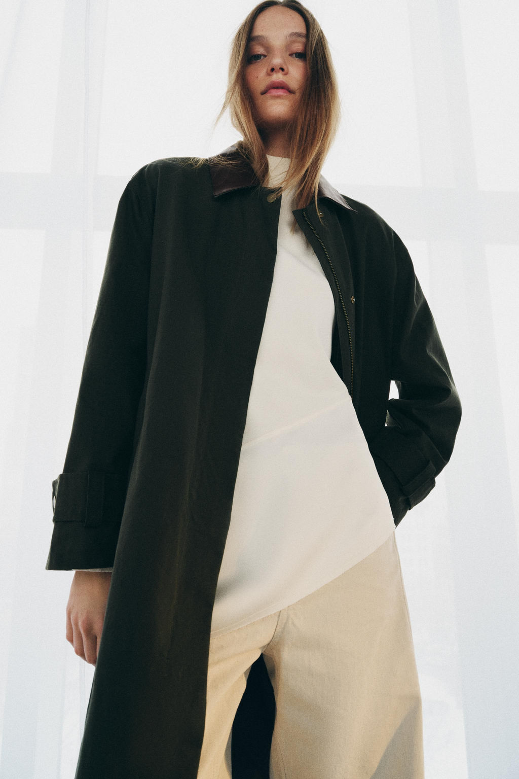 TRENCH CUELLO PIEL CONTRASTE ZW COLLECTION / Verde gris - Zara фото 2