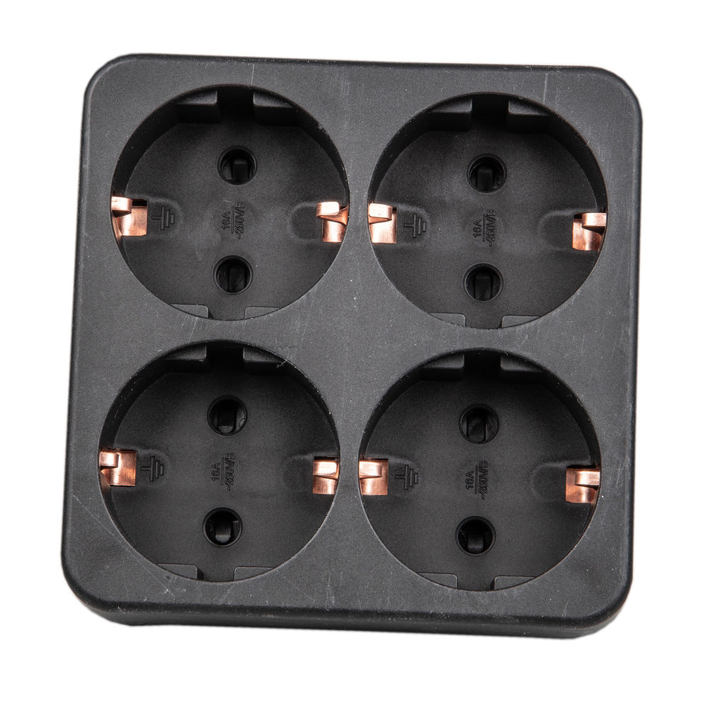 S-GES4-16S BLACK Разветвитель сетевой, с/з. 4 гнезда. 16А, 3500Вт. Черный. ТМ Uniel