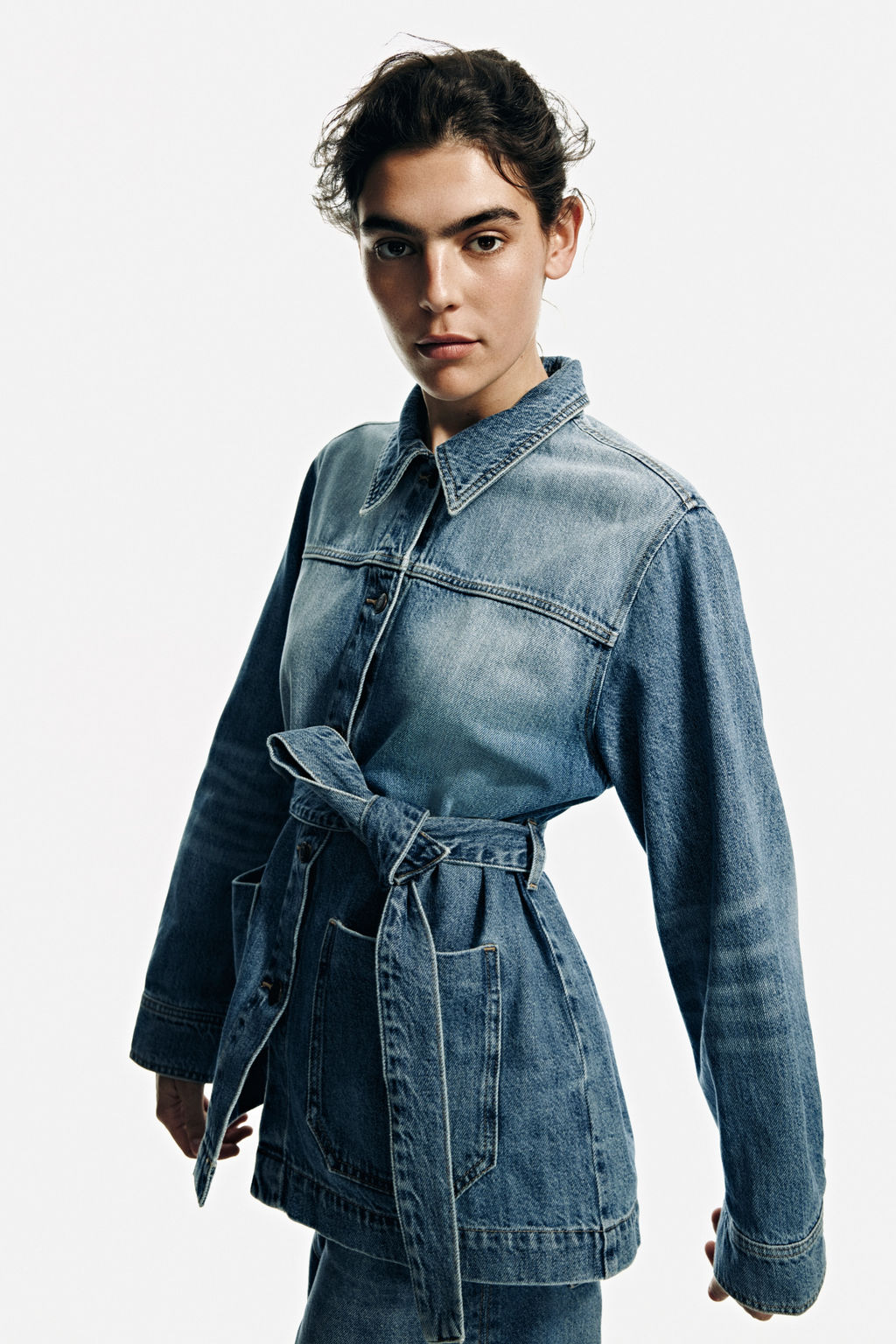 Chaqueta denim con cintur?n de anudar - H&m фото 8