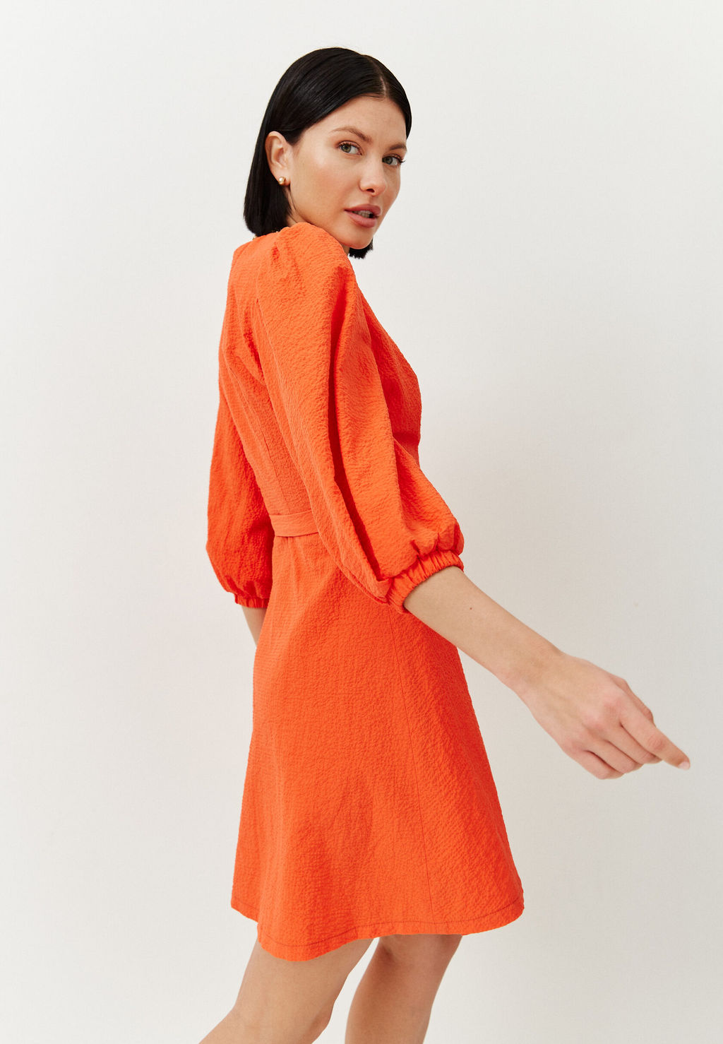 Платье на запах из жатого хлопка - TO BE ONE фото 8