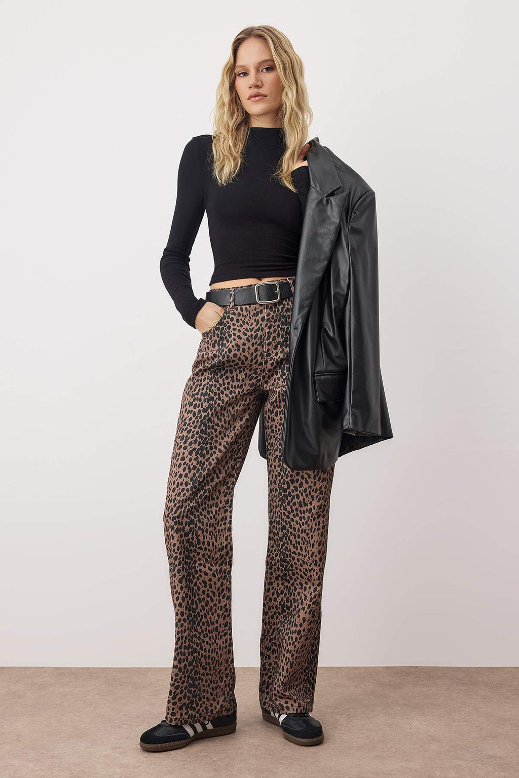 Cok Renkli Leopar Desenli Yuksek Bel Wide Leg Jeans TWOAW26JE00105