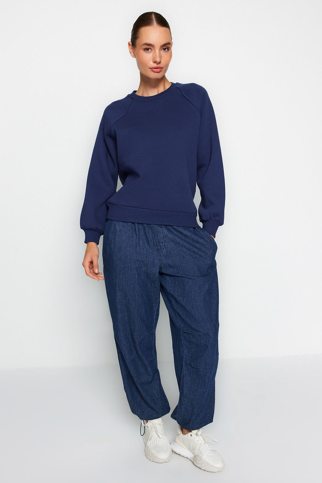 Lacivert Relaxed/Rahat Kal?p Basic Reglan Kol Bisiklet Yaka Orme Sweatshirt TWOAW24SW00104