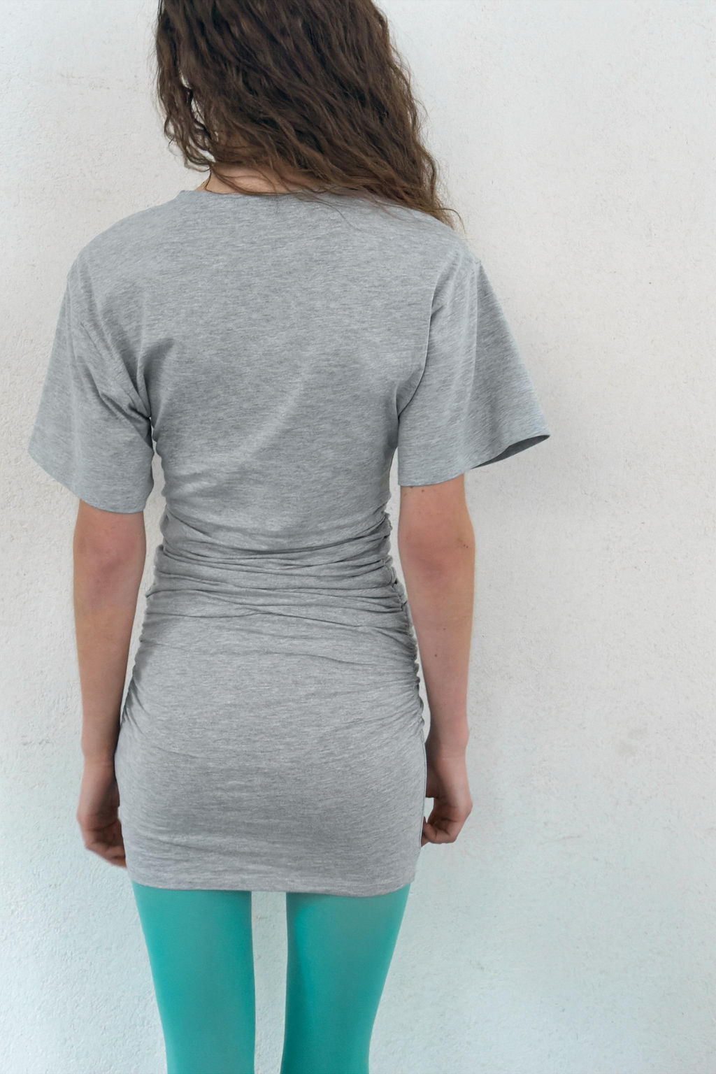 VESTIDO CORTO FRUNCES / Gris vigor? - Zara фото 4