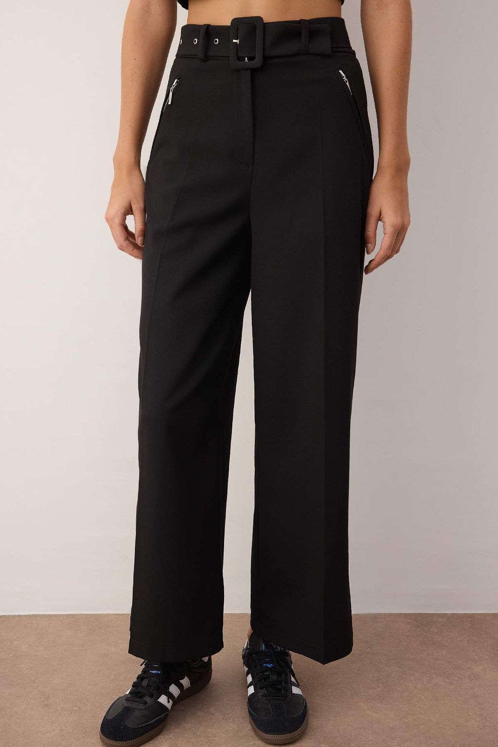 Siyah Kemerli Fermuar Cep Detayl? Wide Leg/Genis Paca Kumas Pantolon TWOAW26PL00050