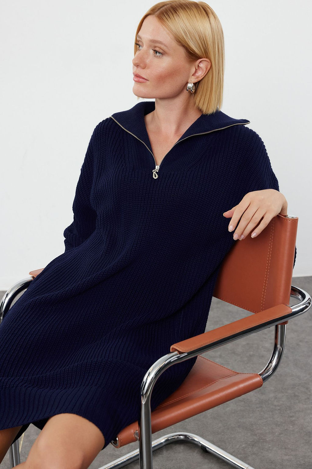 TRENDYOLMILLA Tas Mini Triko Fermuarl? Elbise TWOAW24EL00062