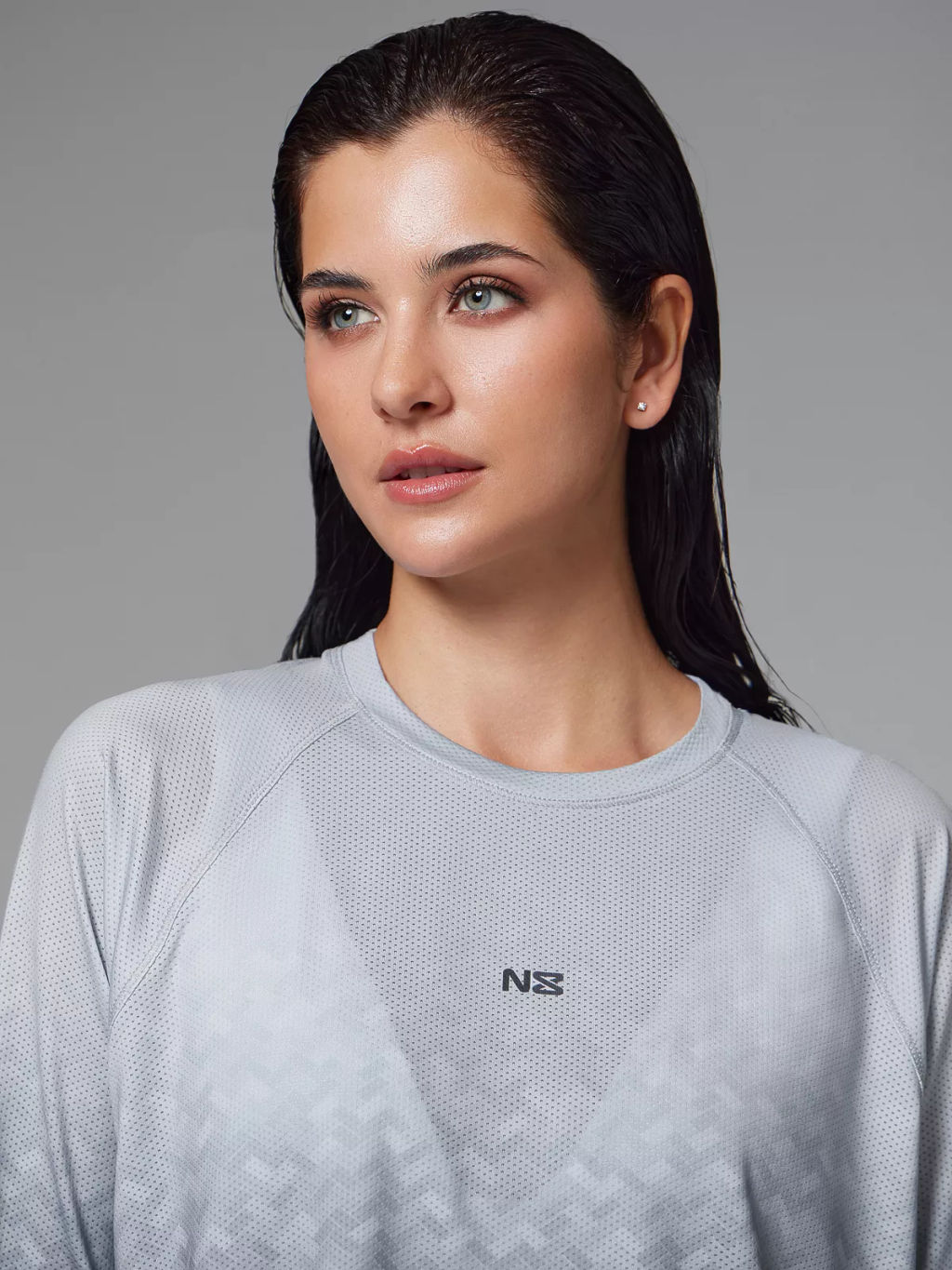 Спортивный рашгард свободного кроя