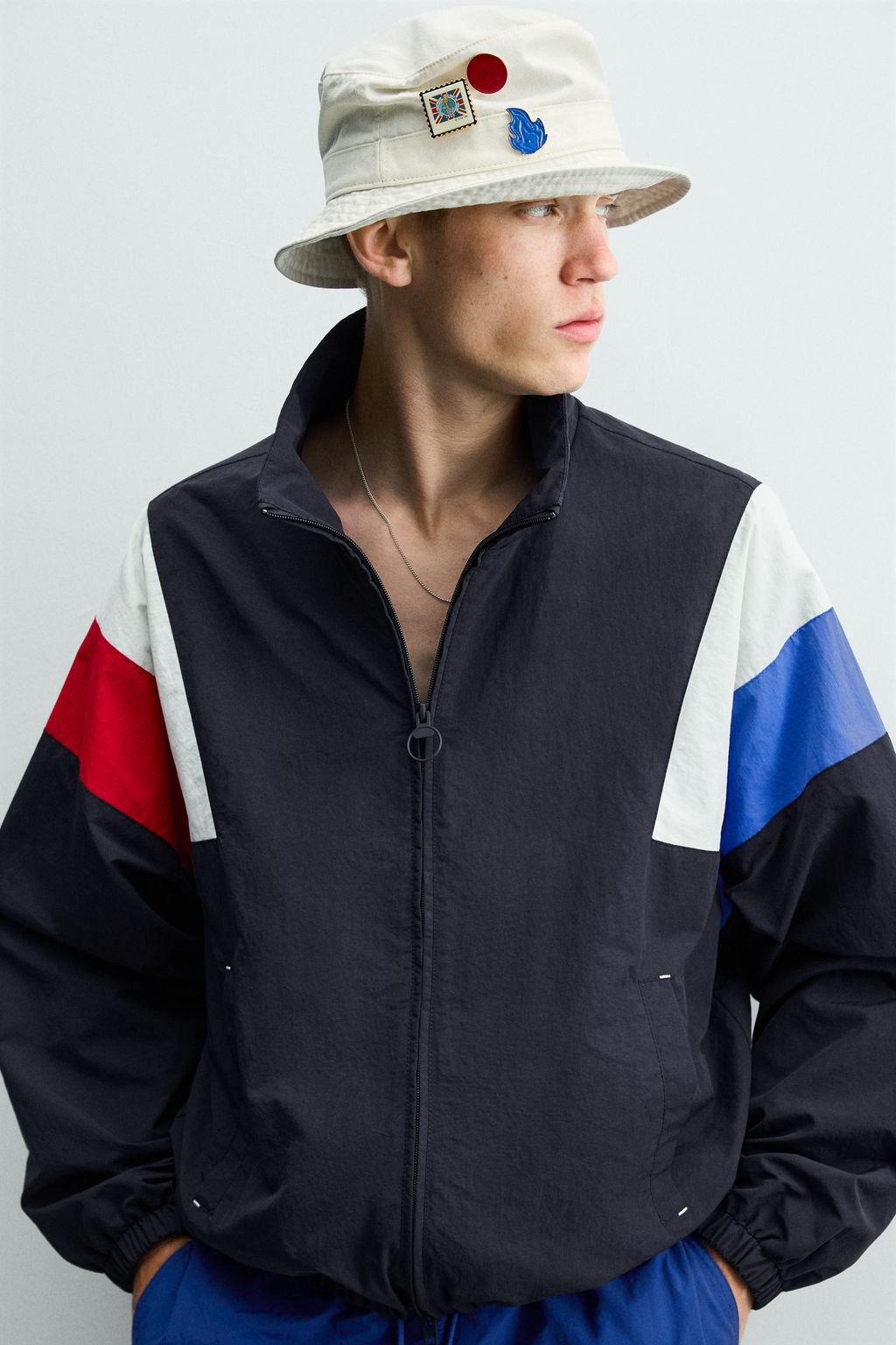 CHAQUETA T?CNICA COLOR BLOCK RETRO / Marino