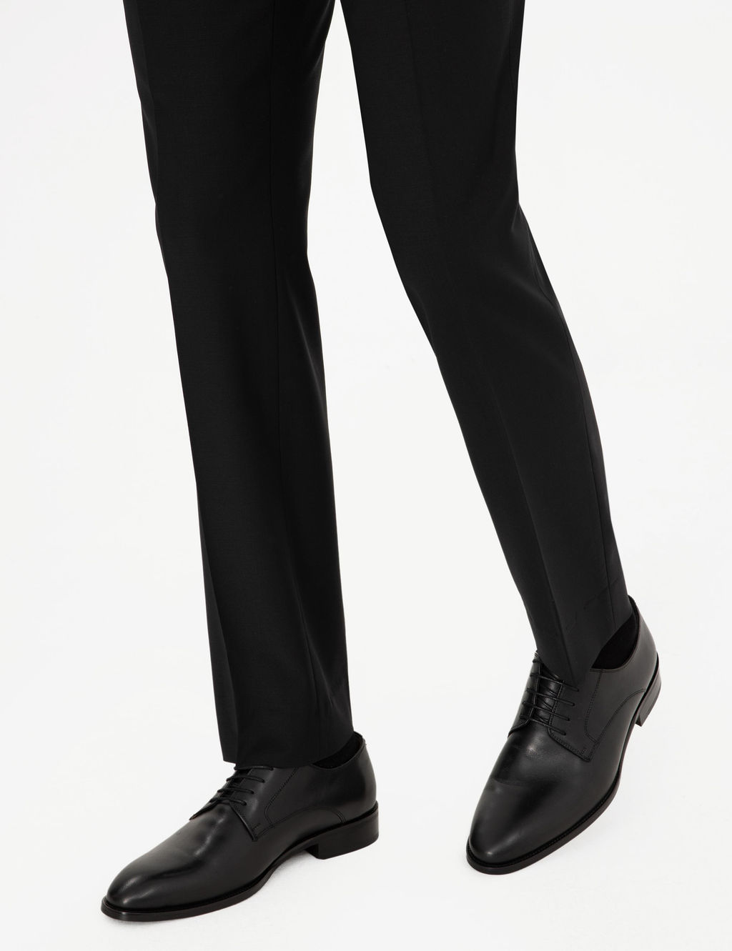 Черные классические туфли