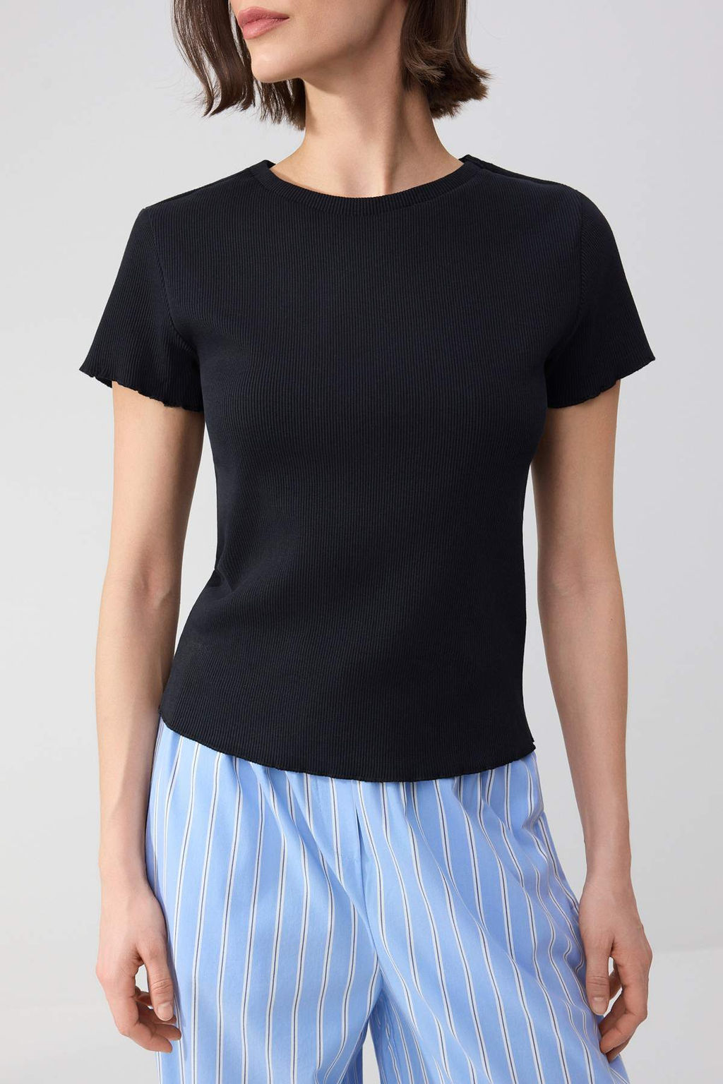 Wardrobe Essentials-Siyah-Ekru 2li Paket Fitted/Vucuda Oturan Esnek Orme T-Shirt TWOSS26TS00154