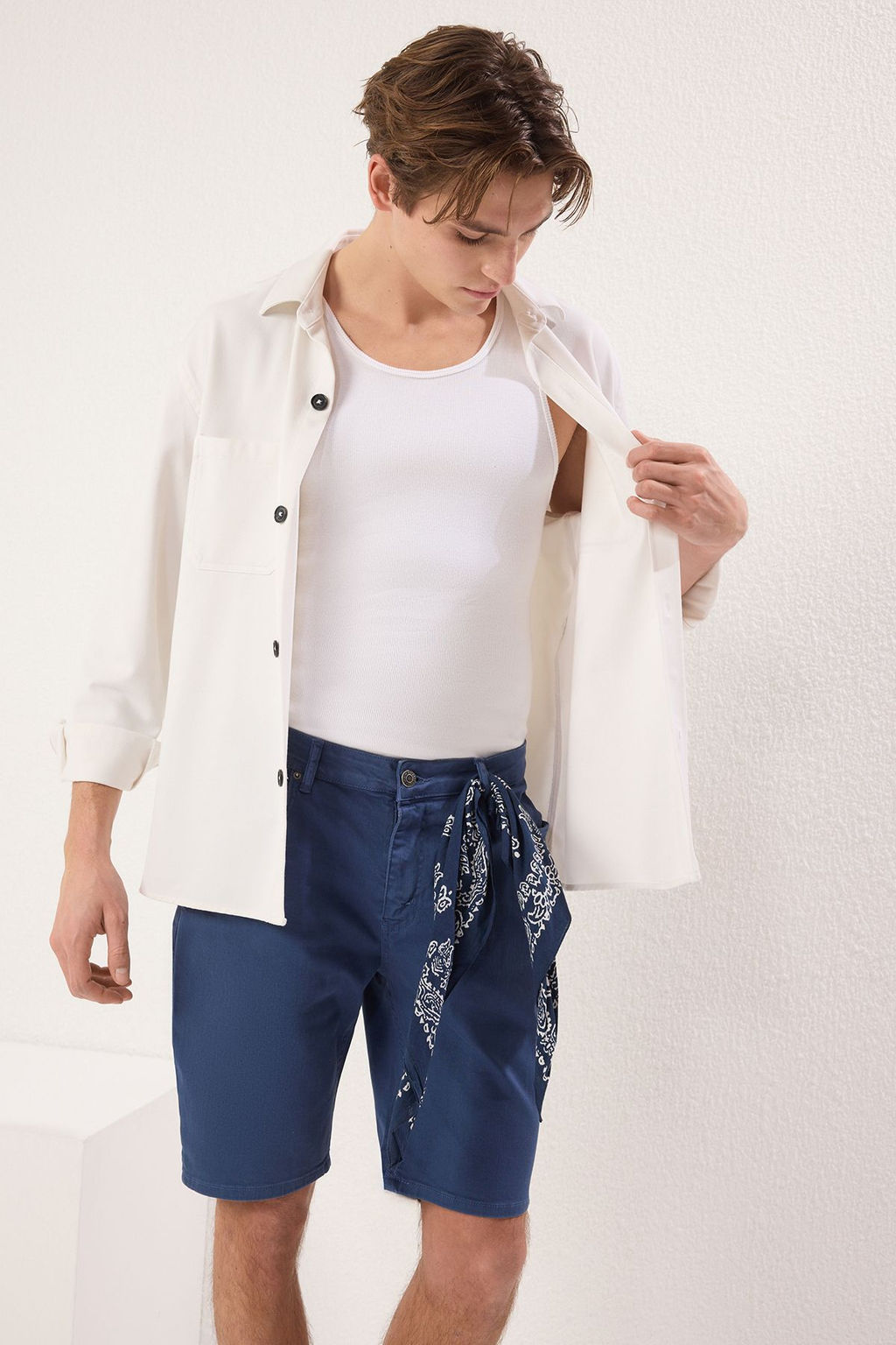 TRENDYOL MAN Bej Regular Fit Esnek Kumas Denim Kot Sort & Bermuda TMNSS23SR00067 - Trendyolmilla фото 2