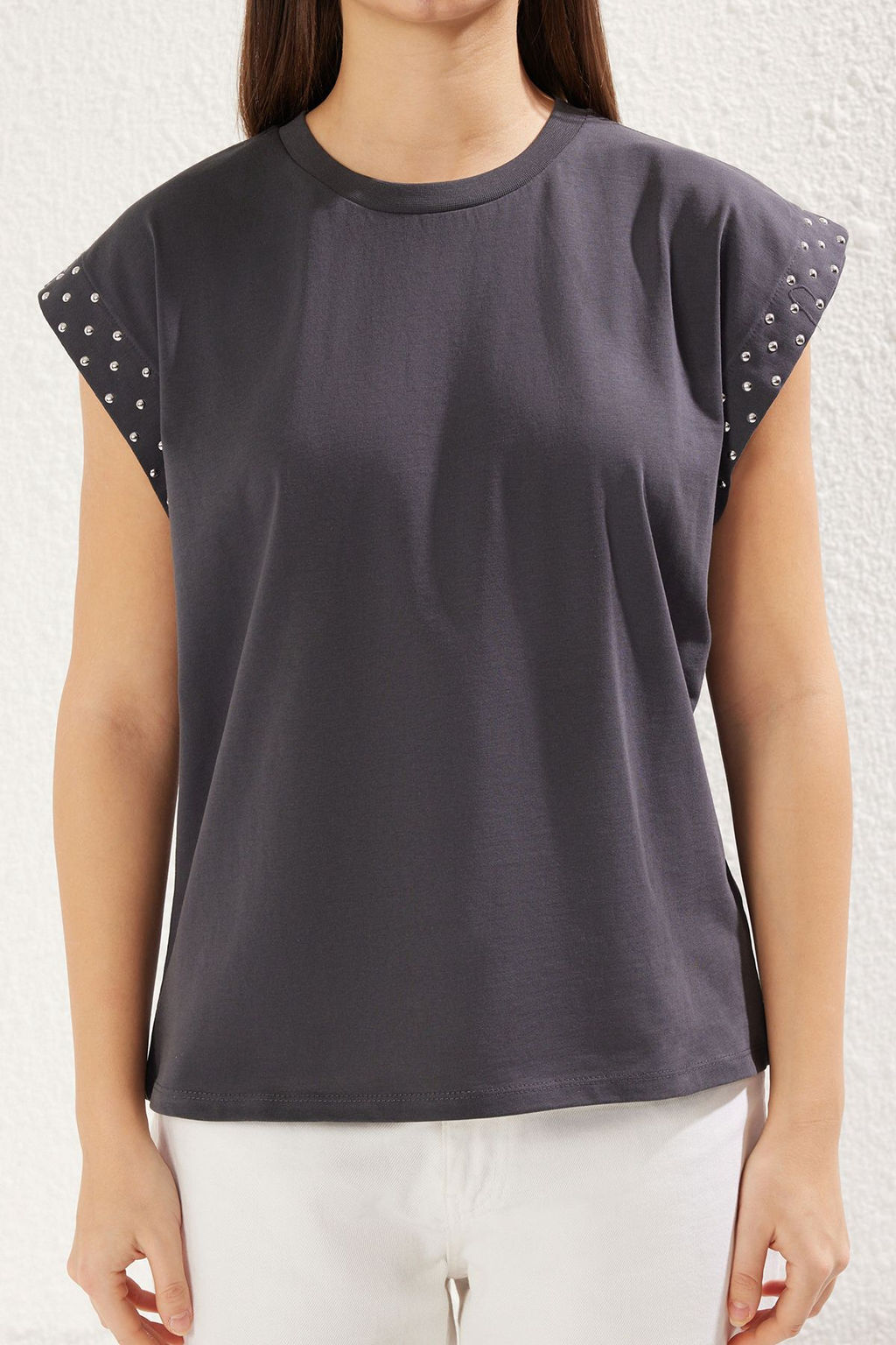 TRENDYOLMILLA Lacivert %100 Pamuk Dugme Detayl? Vatka Gorunumlu Basic Bisiklet Yaka Orme T-Shirt TWOSS23TS00016  фото 24