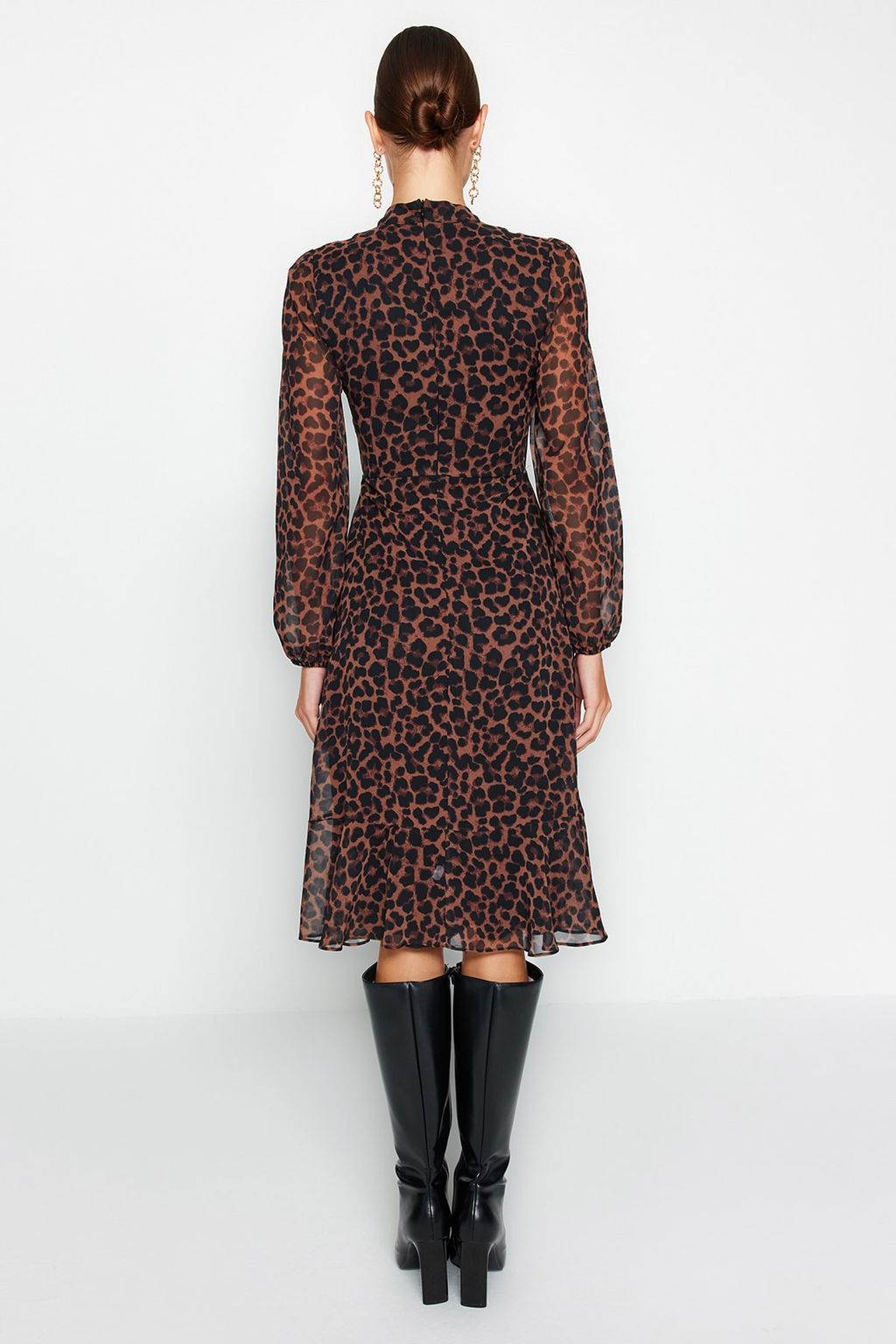 TRENDYOLMILLA Camel Dik Yakal? Etegi Volanl? Sifon Dokuma K?sl?k Elbise TWOAW20EL1313
