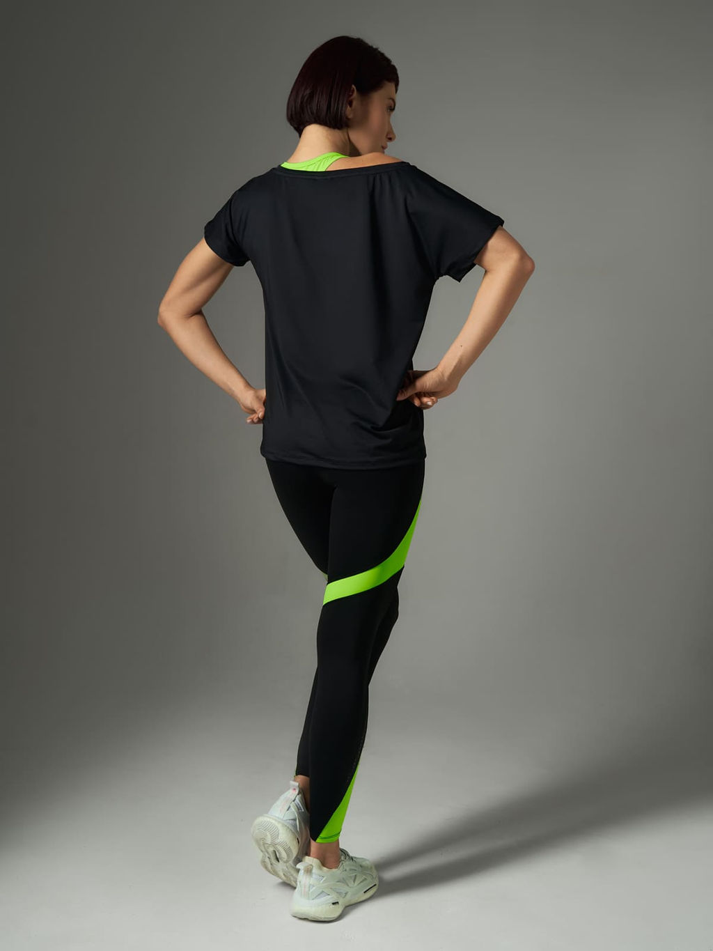 Футболка свободного силуэта на одно плечо - NEVERLATE фото 6