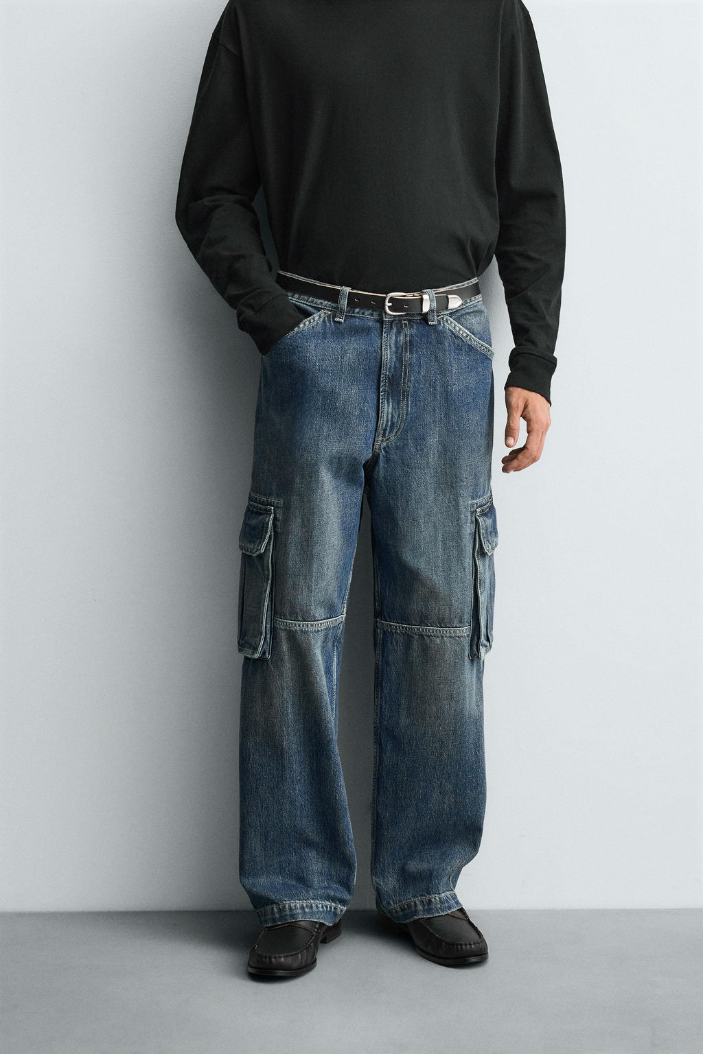 STRAIGHT FIT CARGO JEANS