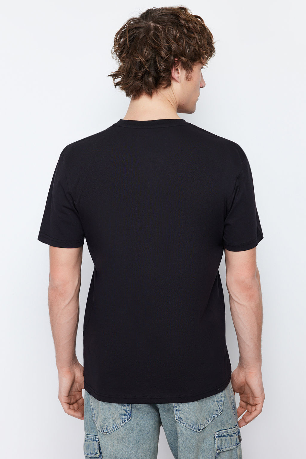 TRENDYOL MAN Siyah Basic %100 Pamuklu Regular/Normal Kesim Bisiklet Yaka T-Shirt TMNSS21TS0808 - Trendyolmilla фото 2