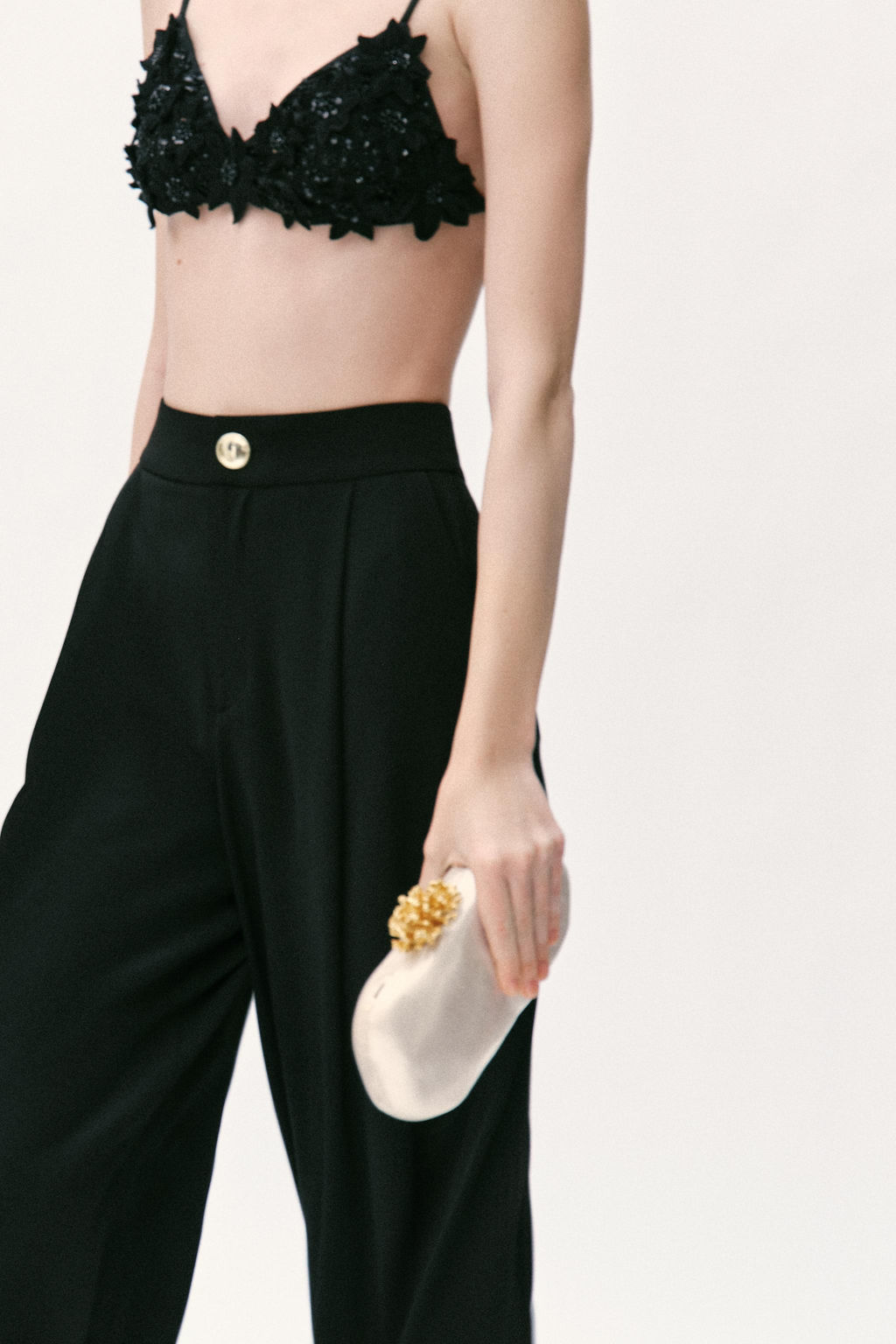 CLUTCH DETALLE MET?LICO / blanco - Zara фото 3