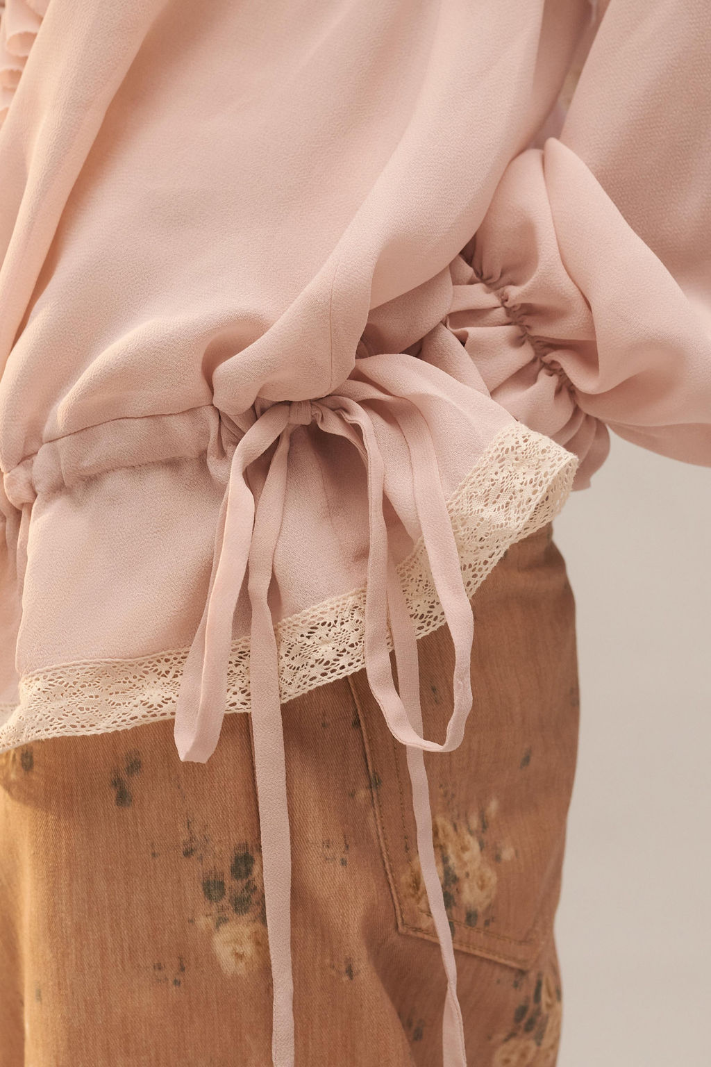 CAMISA VOLANTES ENCAJE LIMITED EDITION / Rosa empolvado - Zara фото 6