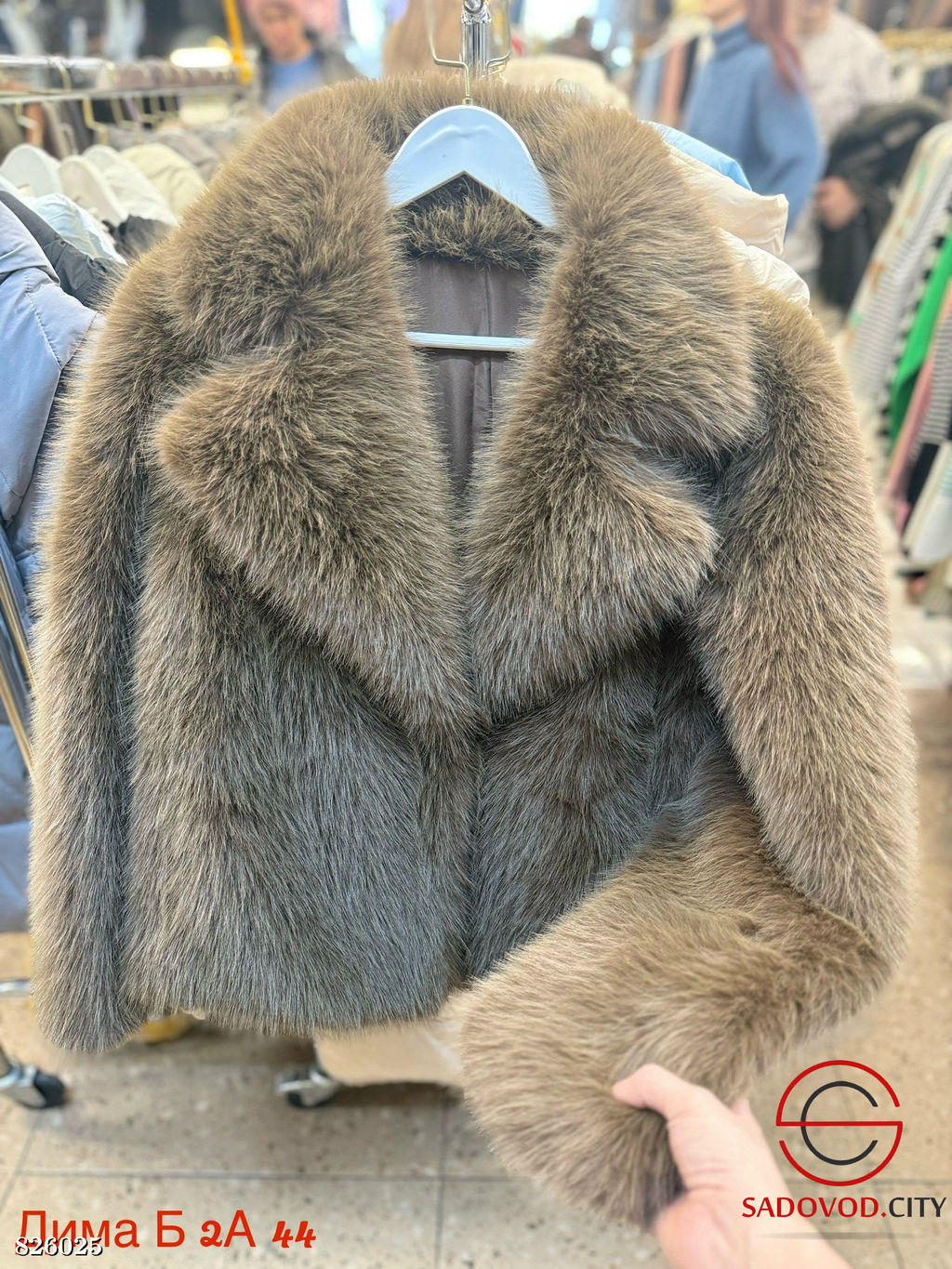 Шуба женская из искусственного меха