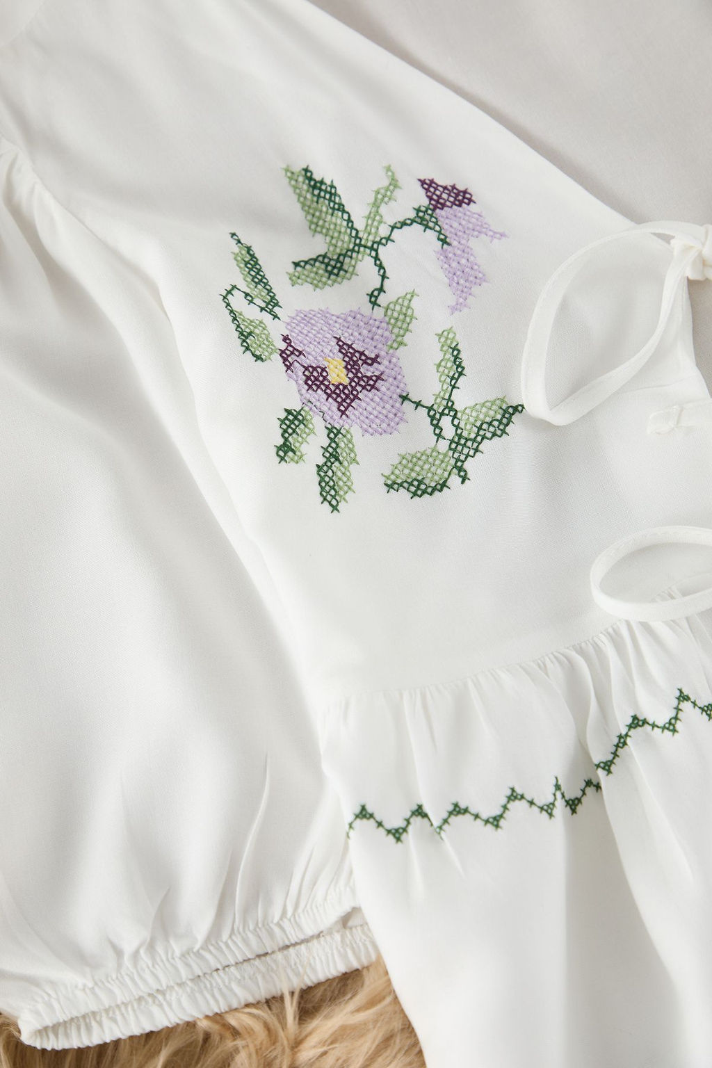 Trendyolmilla Pembe Cicekli Nak?sl? Baglama/Fiyonk Detayl? Viskon Sortlu Dokuma Pijama Tak?m? THMSS25PT00027 фото 6