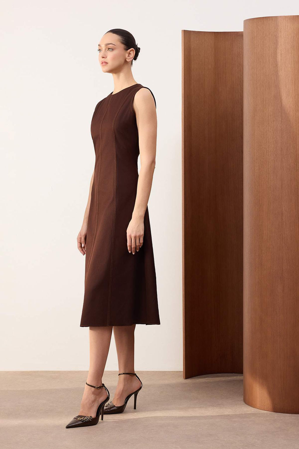 Wardrobe Essential Kahverengi Duz Kontrast Dikis Detayl? Midi Dokuma Elbise TWOSS26EL00130