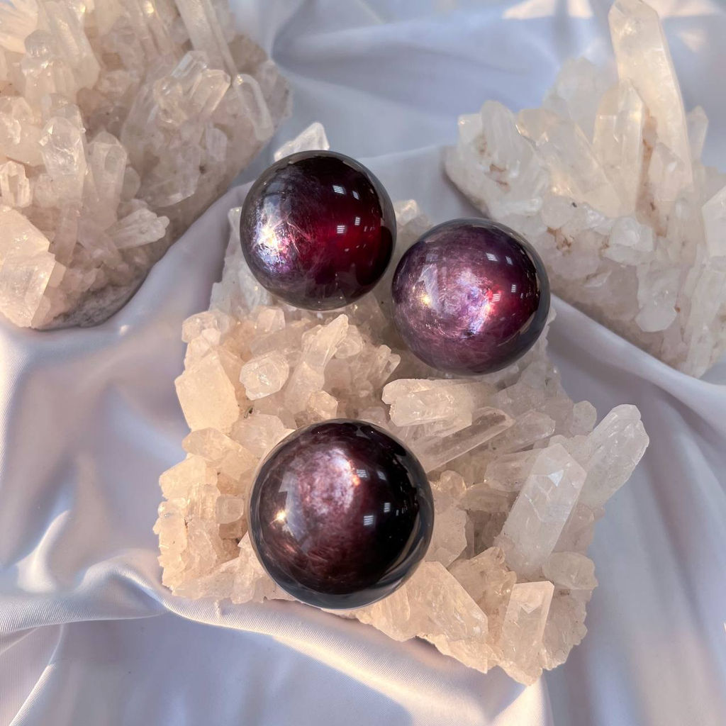 Шар из Лепидолита