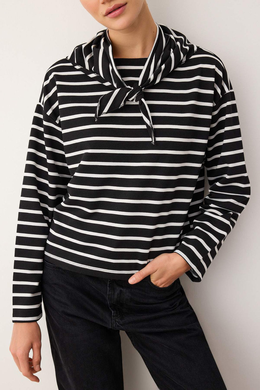 Siyah Cizgili Sal Detayl? Oversize/Genis Kal?p Ince Orme Bluz TWOAW26BZ00250 - Trendyolmilla фото 3