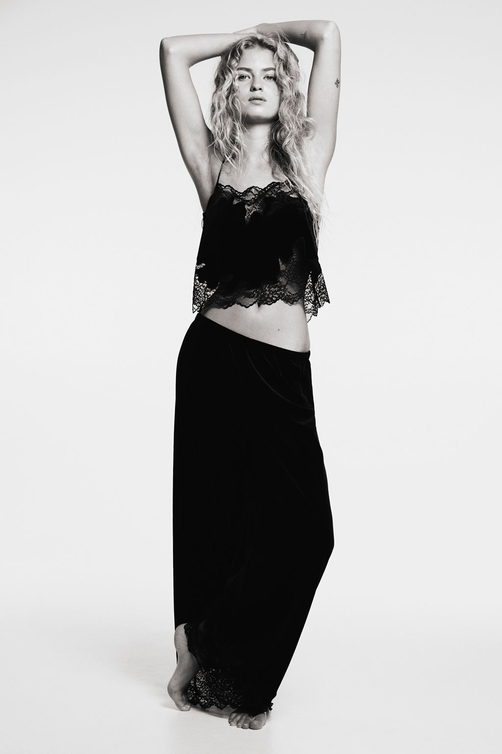 Top de velour con tirantes espagueti y encaje - H&m фото 2