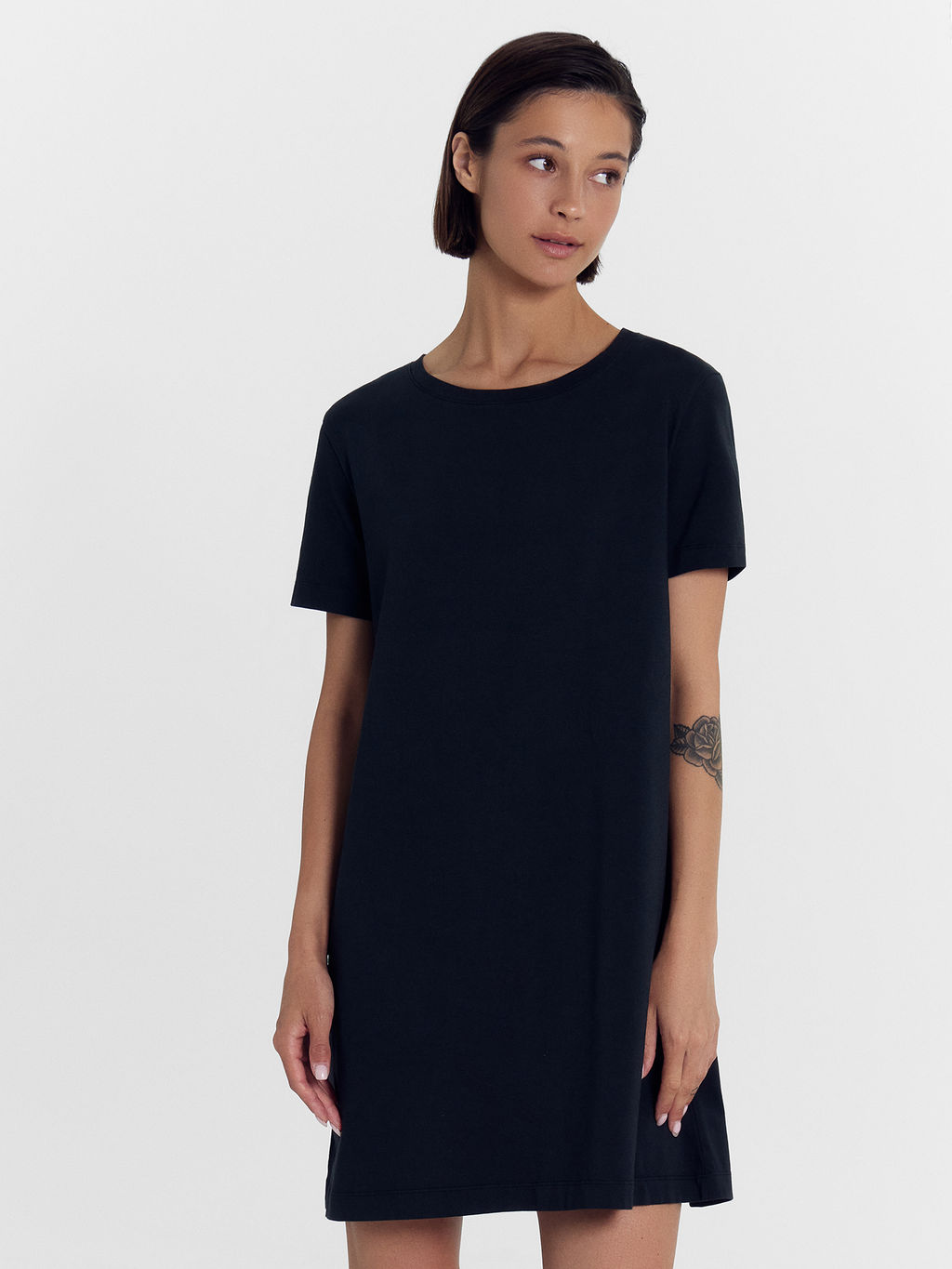 Сорочка ночная женская в черном цвете черный 572346 - Mark formelle фото 3