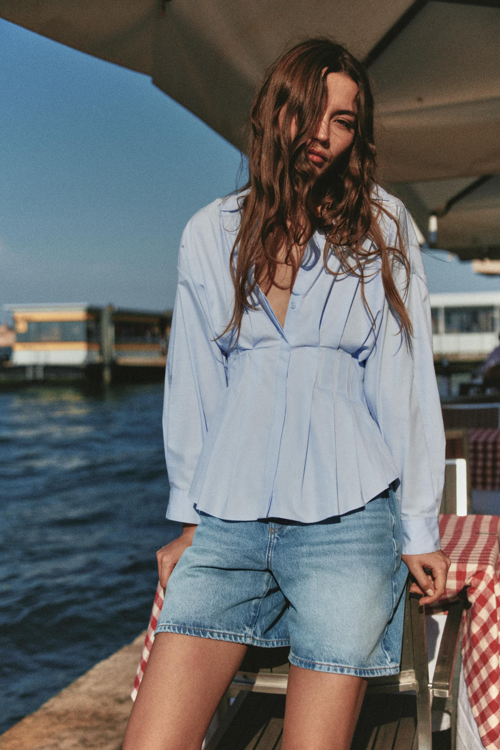CAMISA POPEL?N PLIEGUES / Azul claro