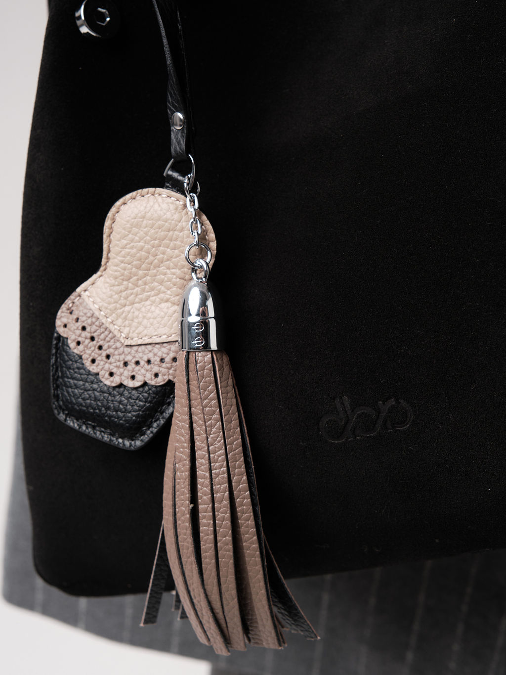 Замшевая сумка с матрешкой Vasilisa DBR 31210 черный фото 10