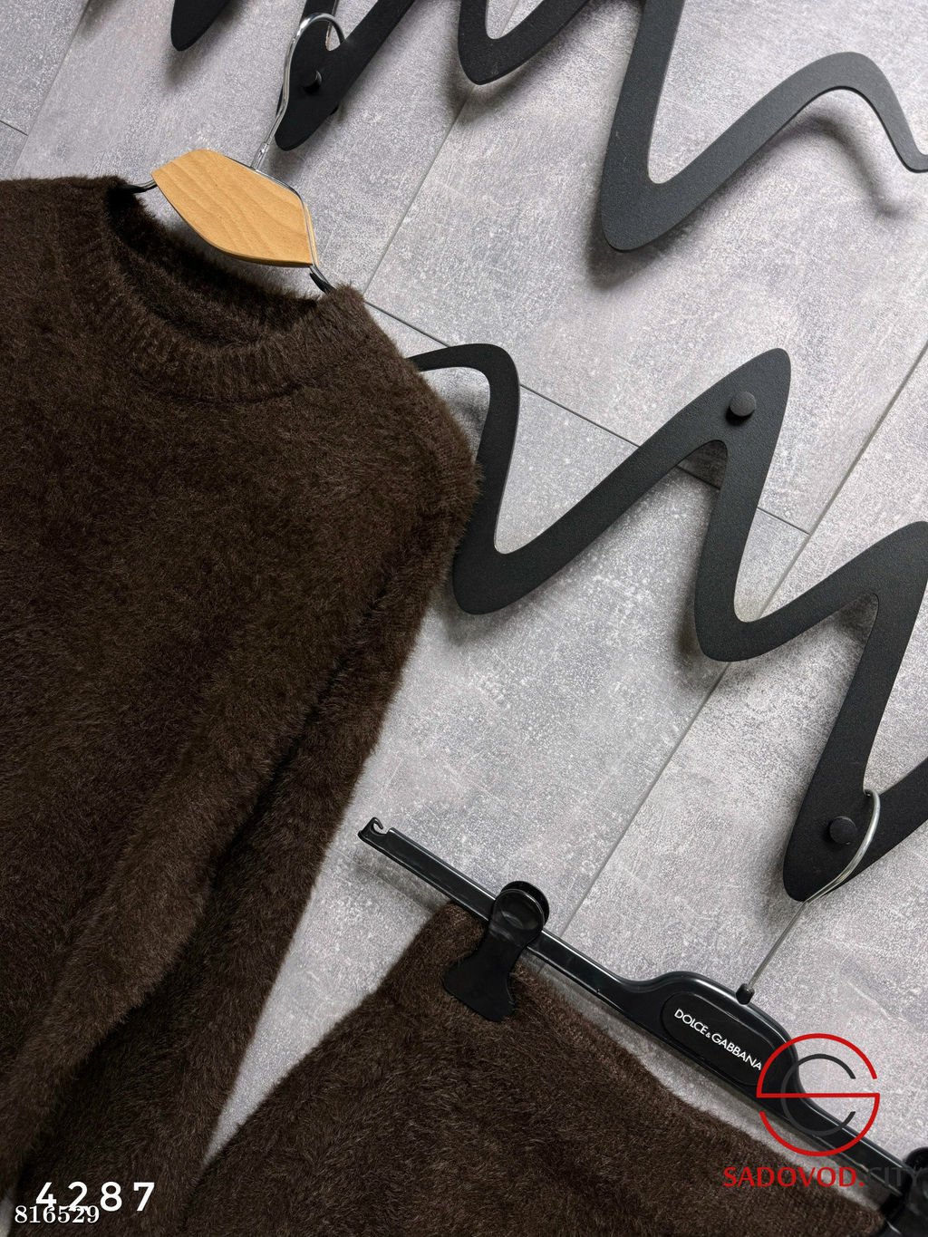 Костюм двойка: свитер с круглым горлом и юбка-мини на резинке - Bruno фото 6