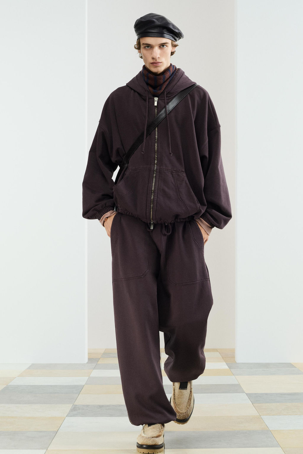 OVERSIZE HOODIE SWEATSHIRT