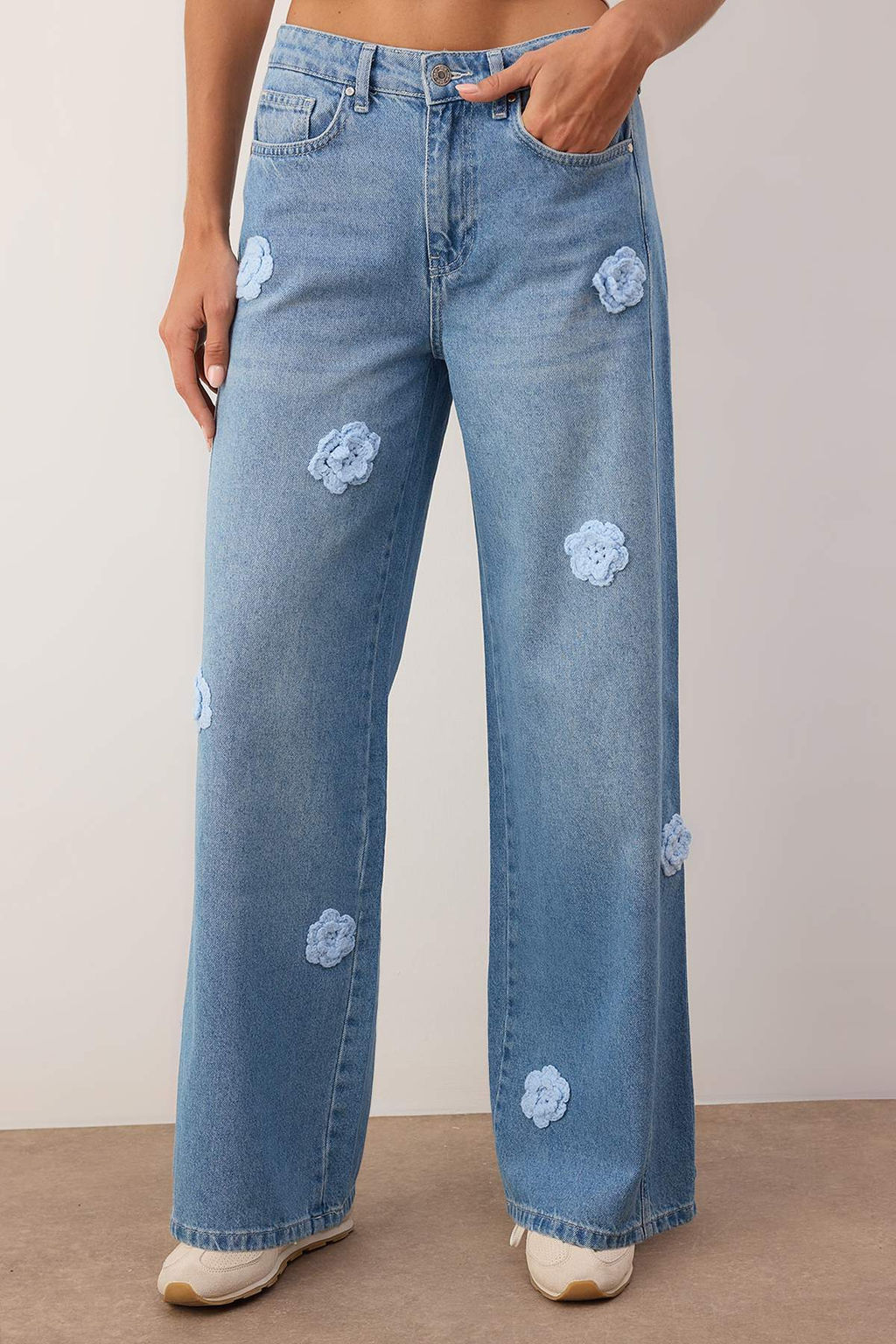 Mavi Yuksek Bel Cicek Nak?sl? Wide Leg Jeans TWOAW26JE00138 - Trendyolmilla фото 3