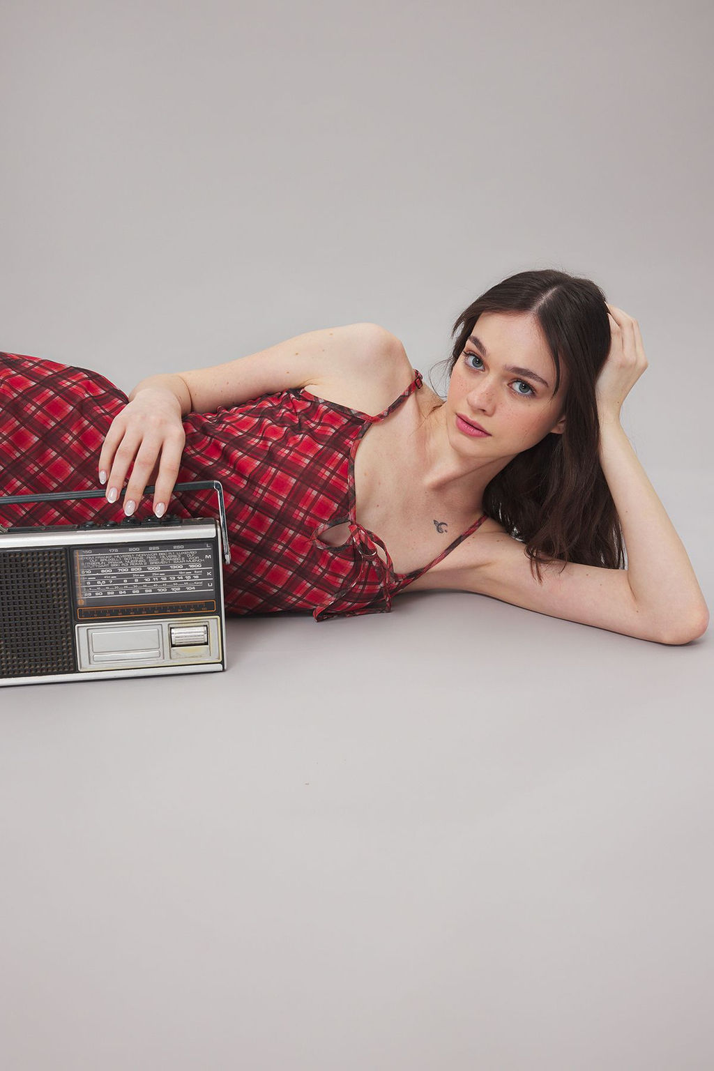 TRENDYOLMILLA K?rm?z? Baglama Detayl? Ekoseli Tul Maxi Esnek Orme Elbise TWOSS25EL00468 фото 2